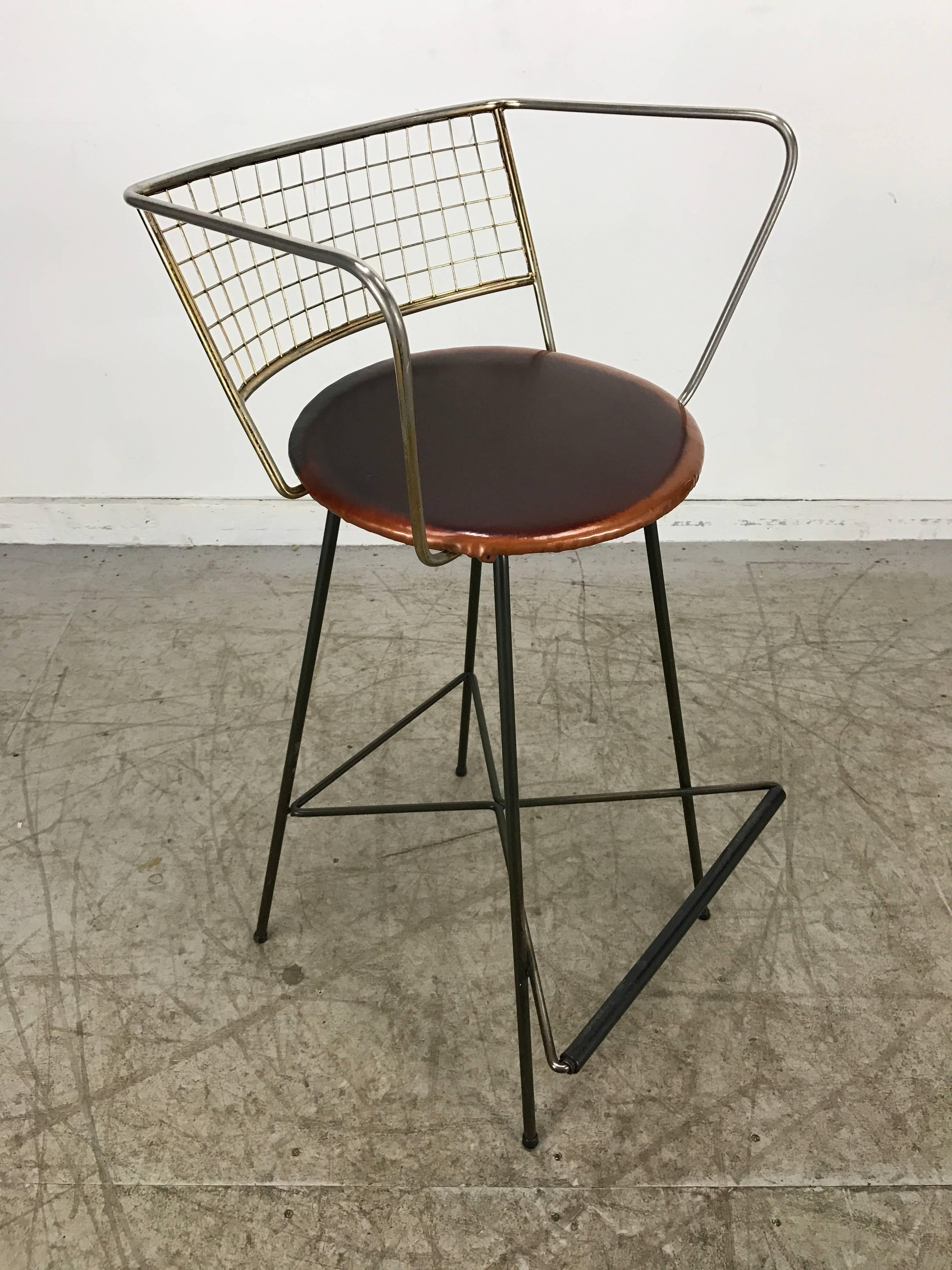 Classic Mid-Century Modern Brass and Wire Iron Stool For Sale 1