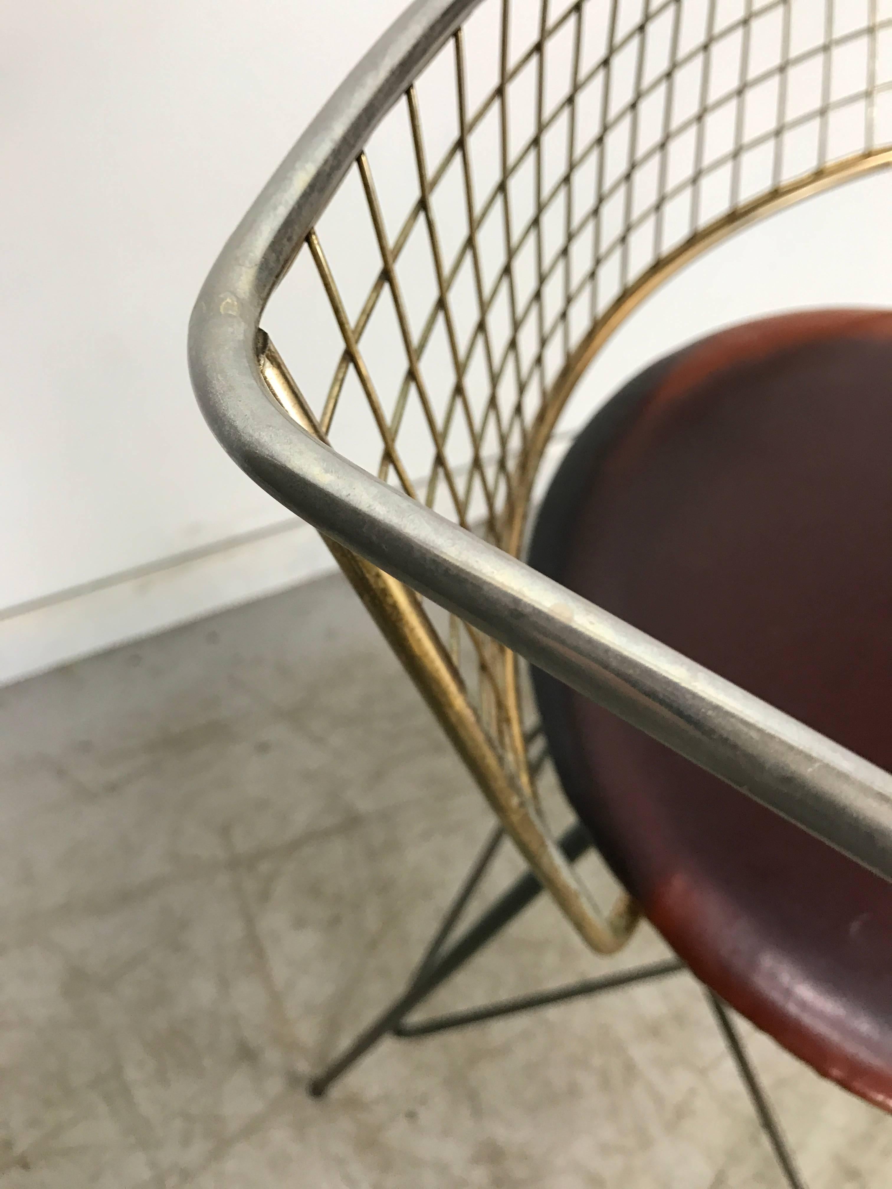 Classic Mid-Century Modern Brass and Wire Iron Stool For Sale 2