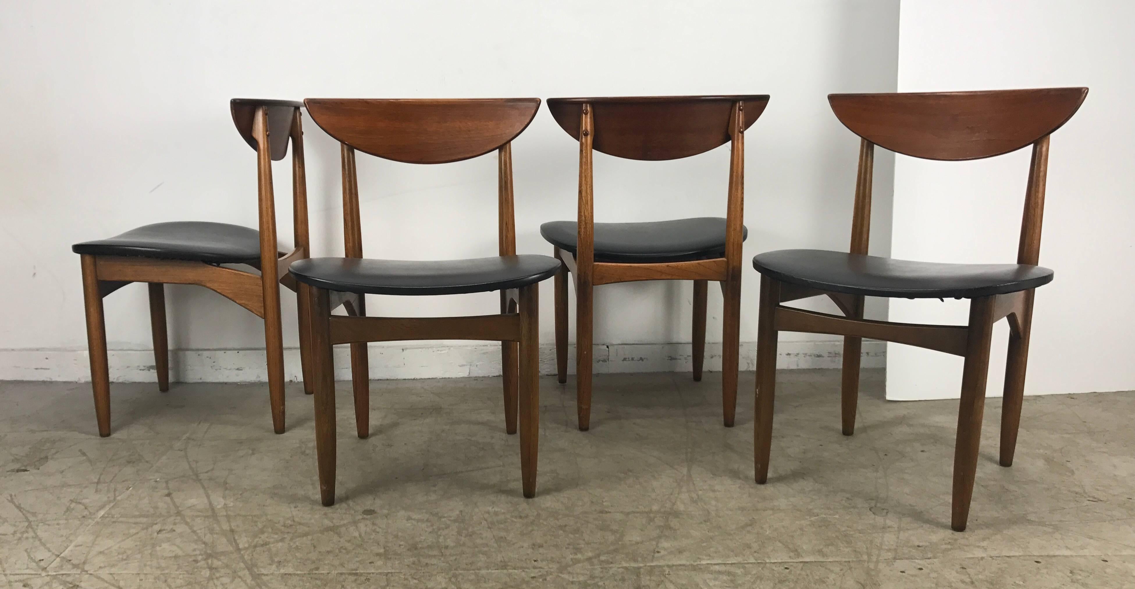 American Set of Four Mid-Century Modern Walnut Dining Chairs by Lane