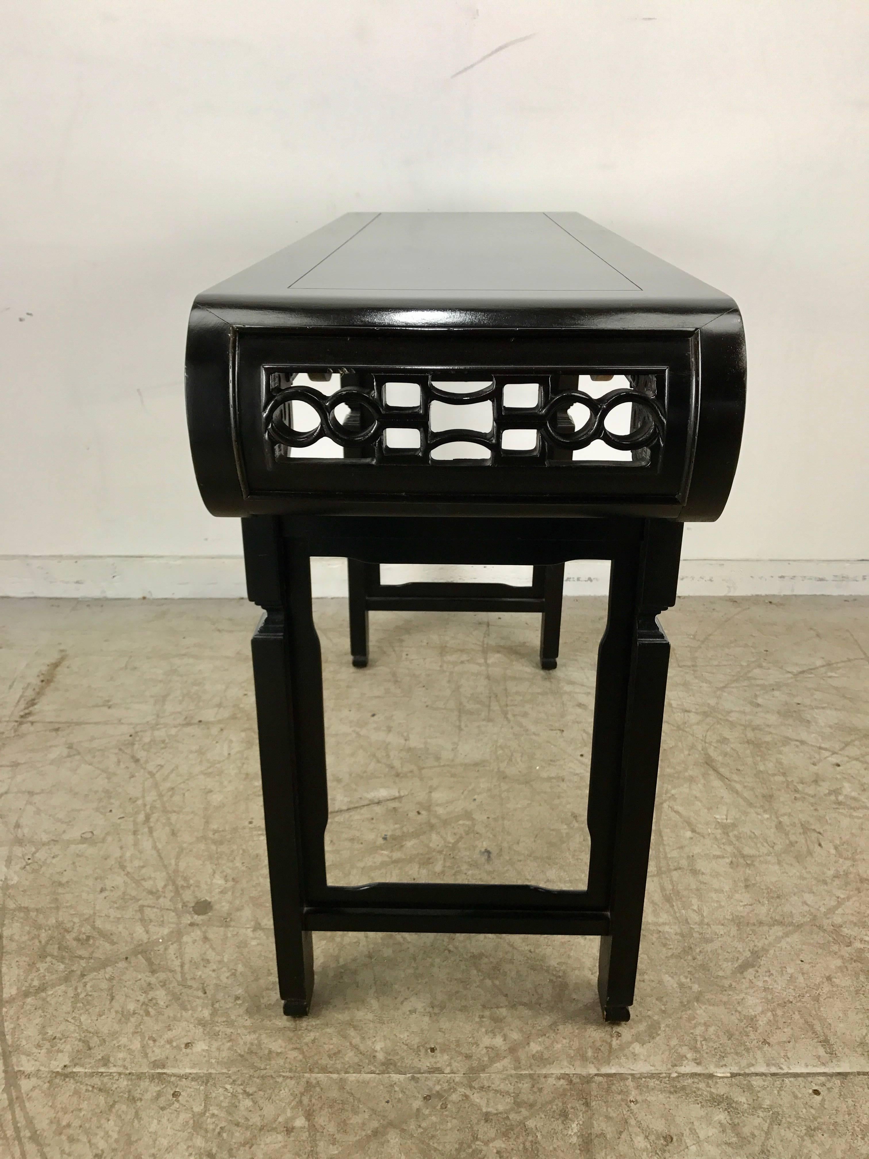 Classic Chinese Modernist Altar Table Console Manner of James Mont In Good Condition In Buffalo, NY
