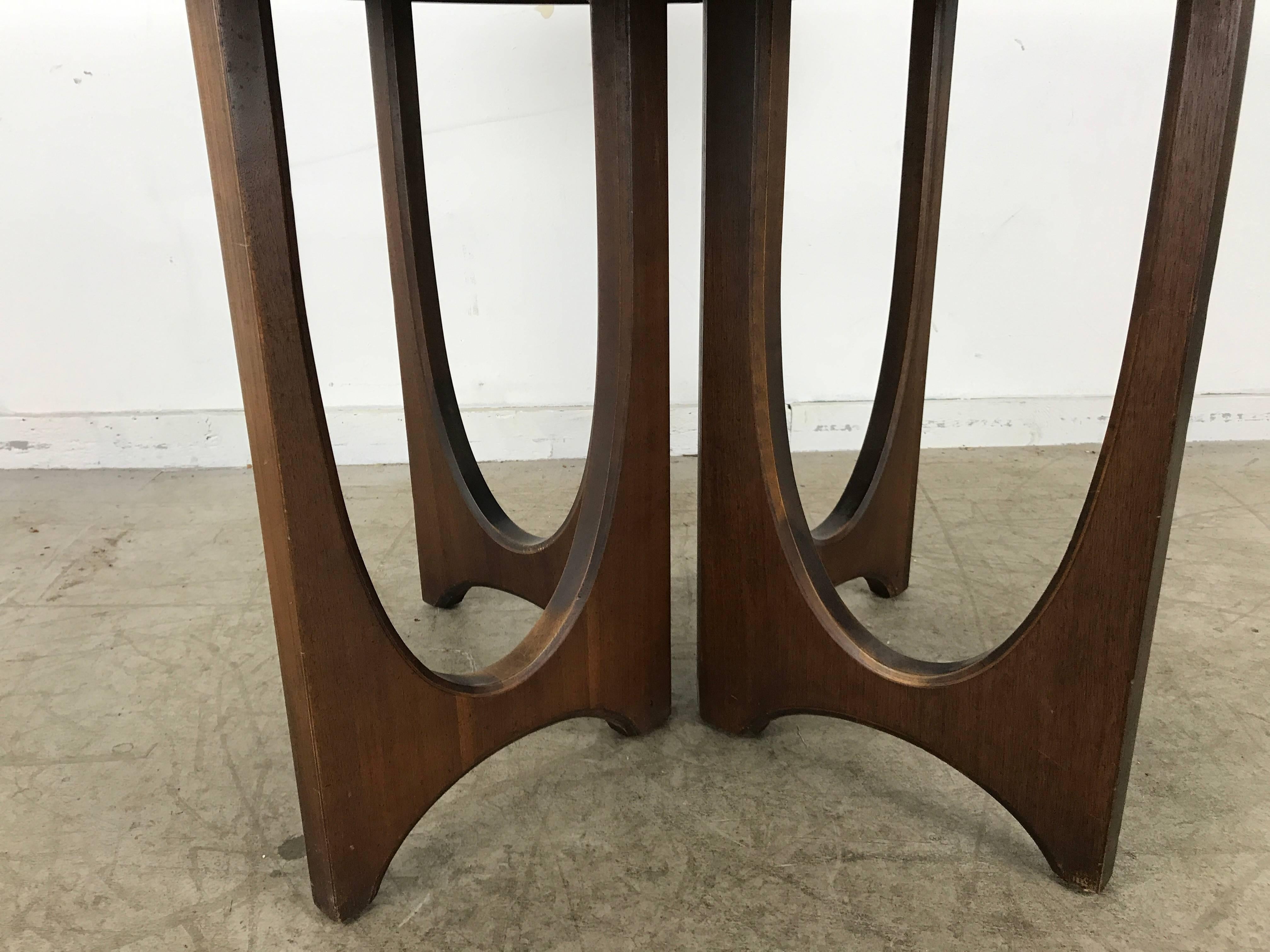 Mid-Century Modern Expandable Walnut Sculptural Dining Table Broyhill Brasilia 1