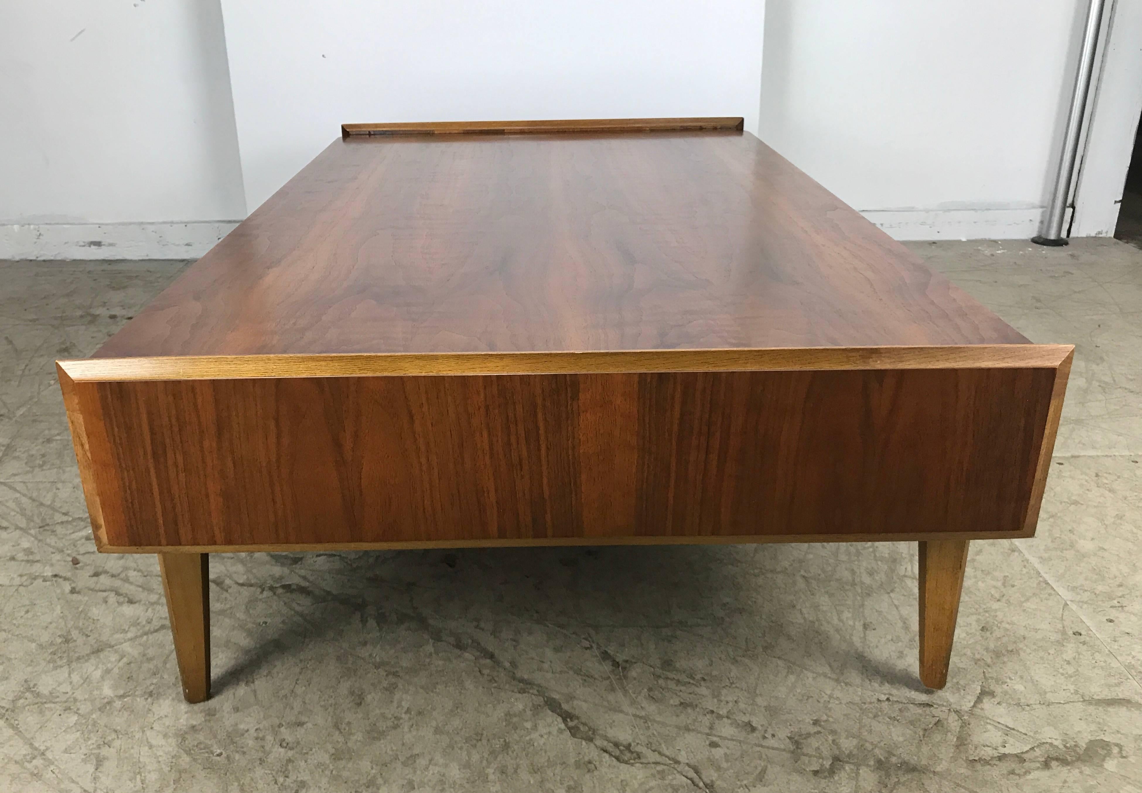 Mid-Century Modern Modernist Figured Walnut Cocktail Table by Andre Bus for Lane