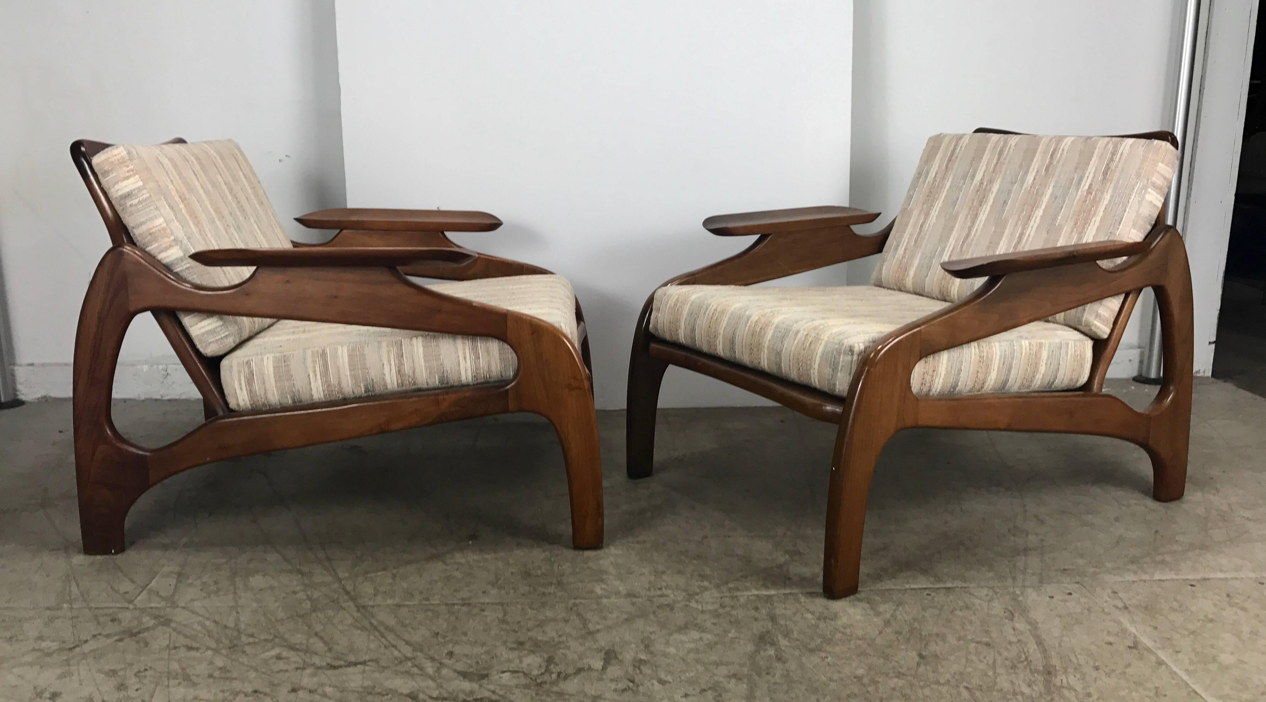 American Pair of Model 1209C Walnut Lounge Chairs by Adrian Pearsall /Craft Associates