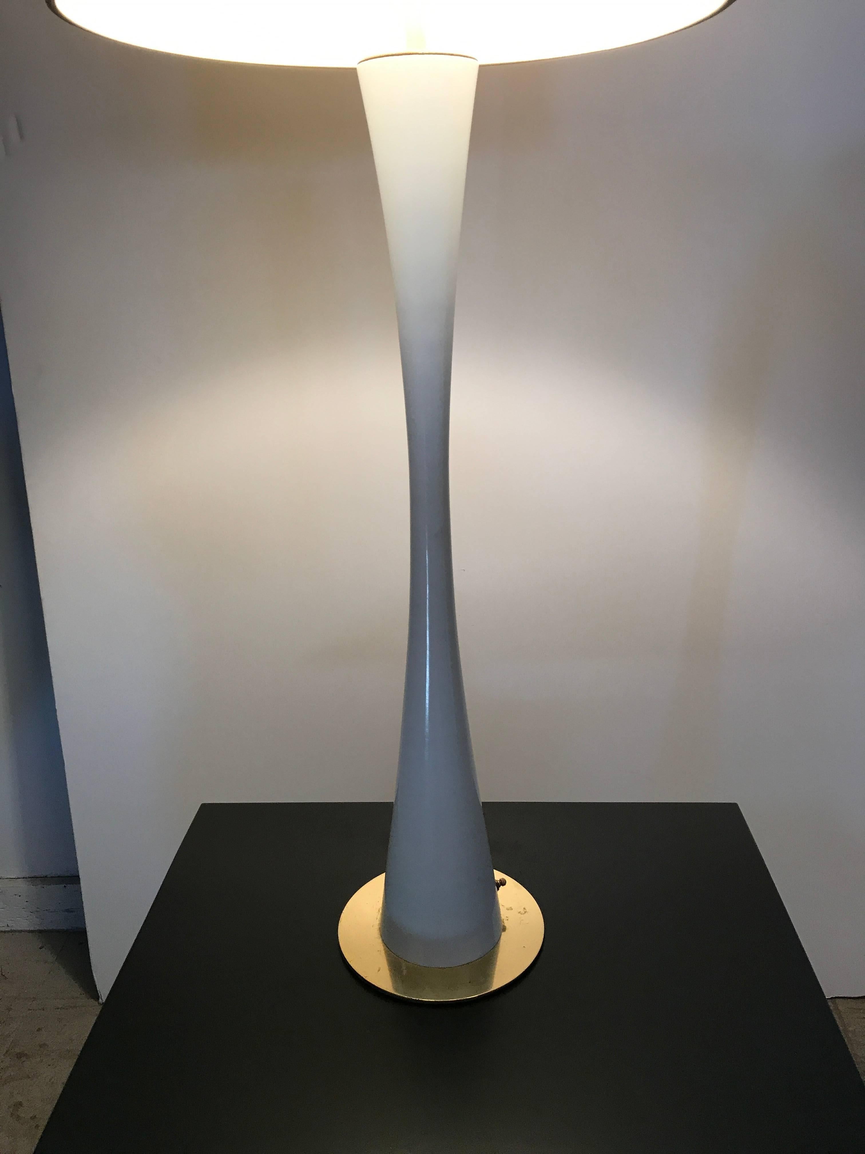 Mid-Century Modern Elegant Tall White Enamel and Brass Hourglass Lamp by Stewart Ross James For Sale