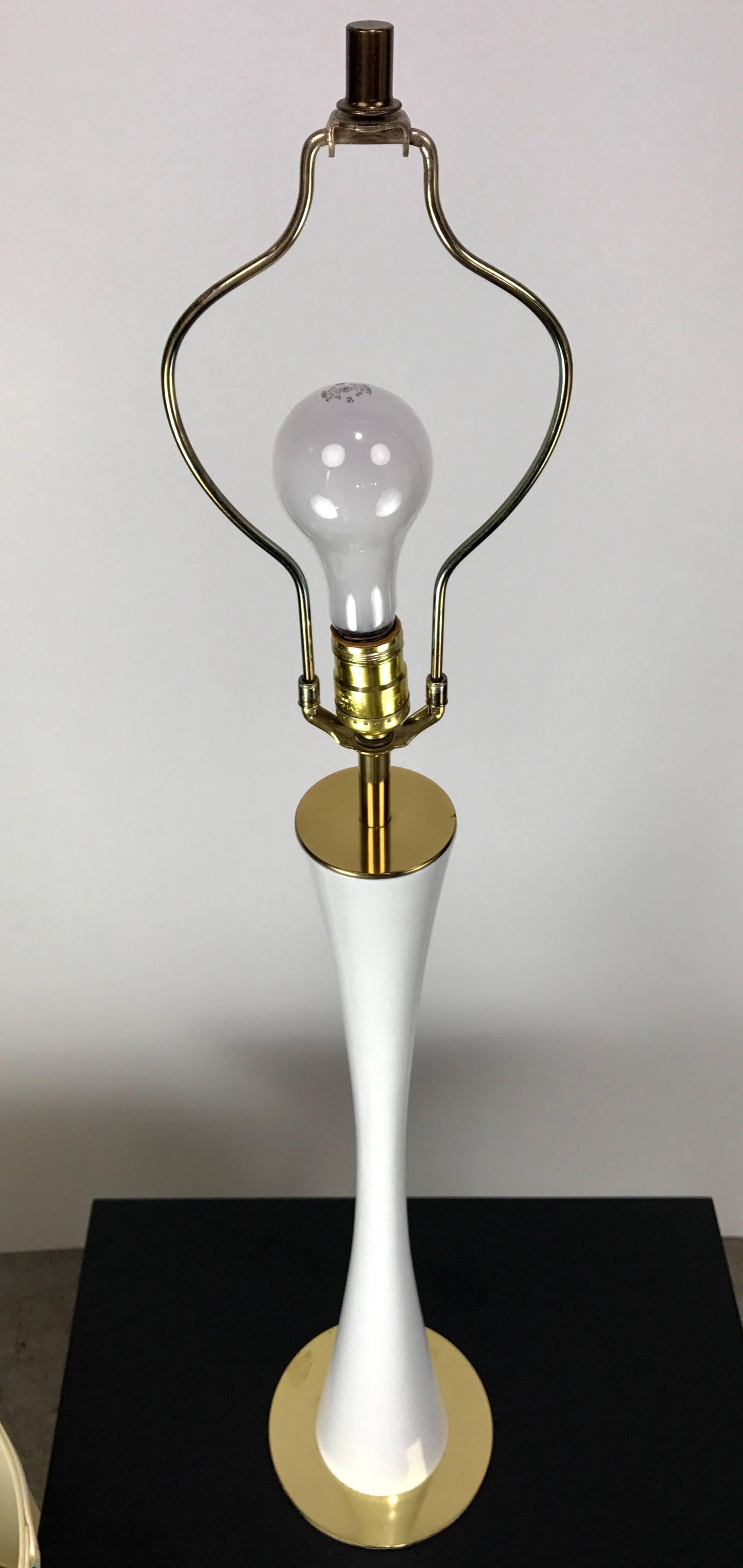 20th Century Elegant Tall White Enamel and Brass Hourglass Lamp by Stewart Ross James For Sale