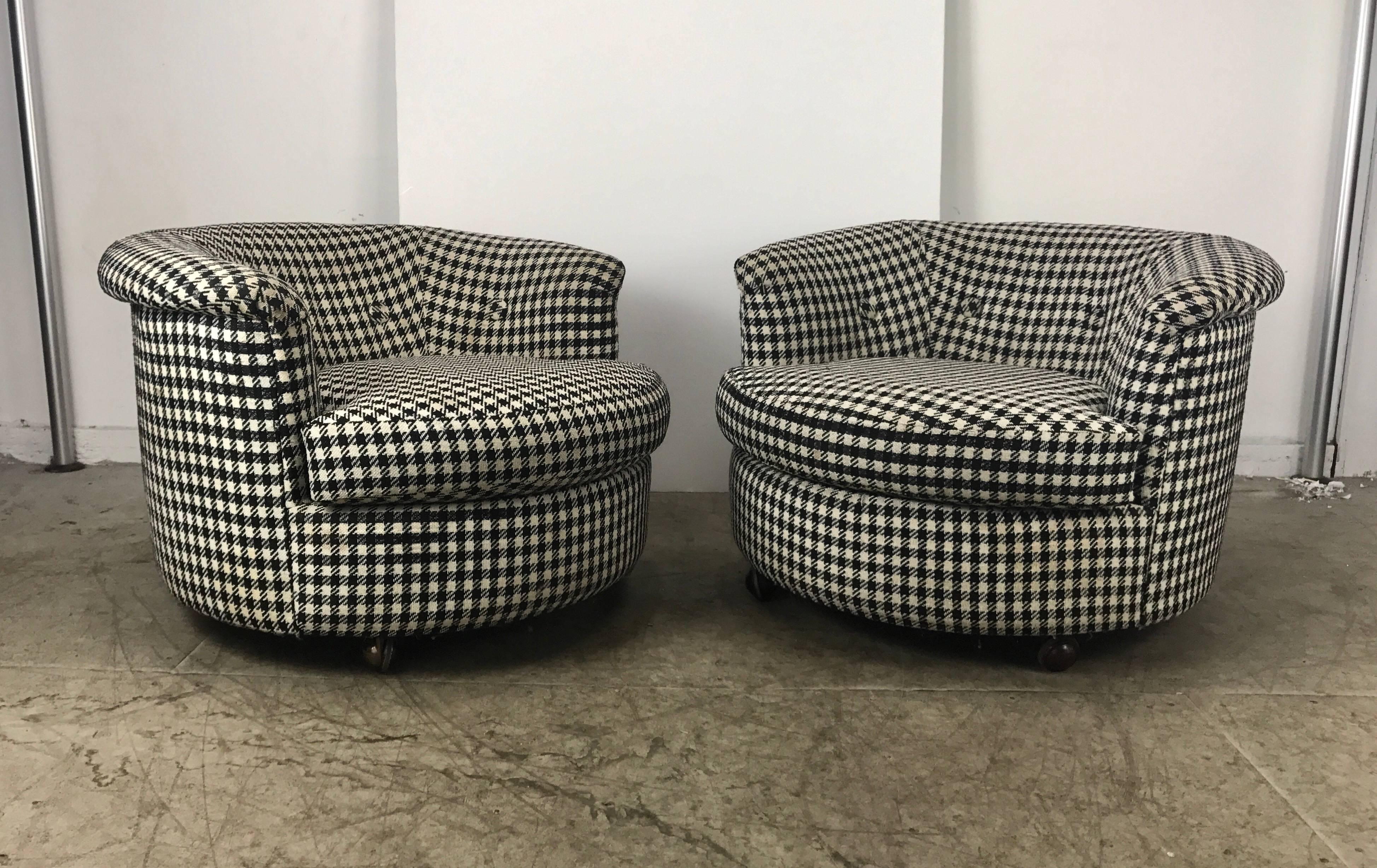 Classic pair of modernist tub chairs designed by Milo Baughman. 

Retains original wool black and white hounds tooth fabric. Great original condition. Extremely comfortable. 

Hand delivery available to New York city and anywhere in between
