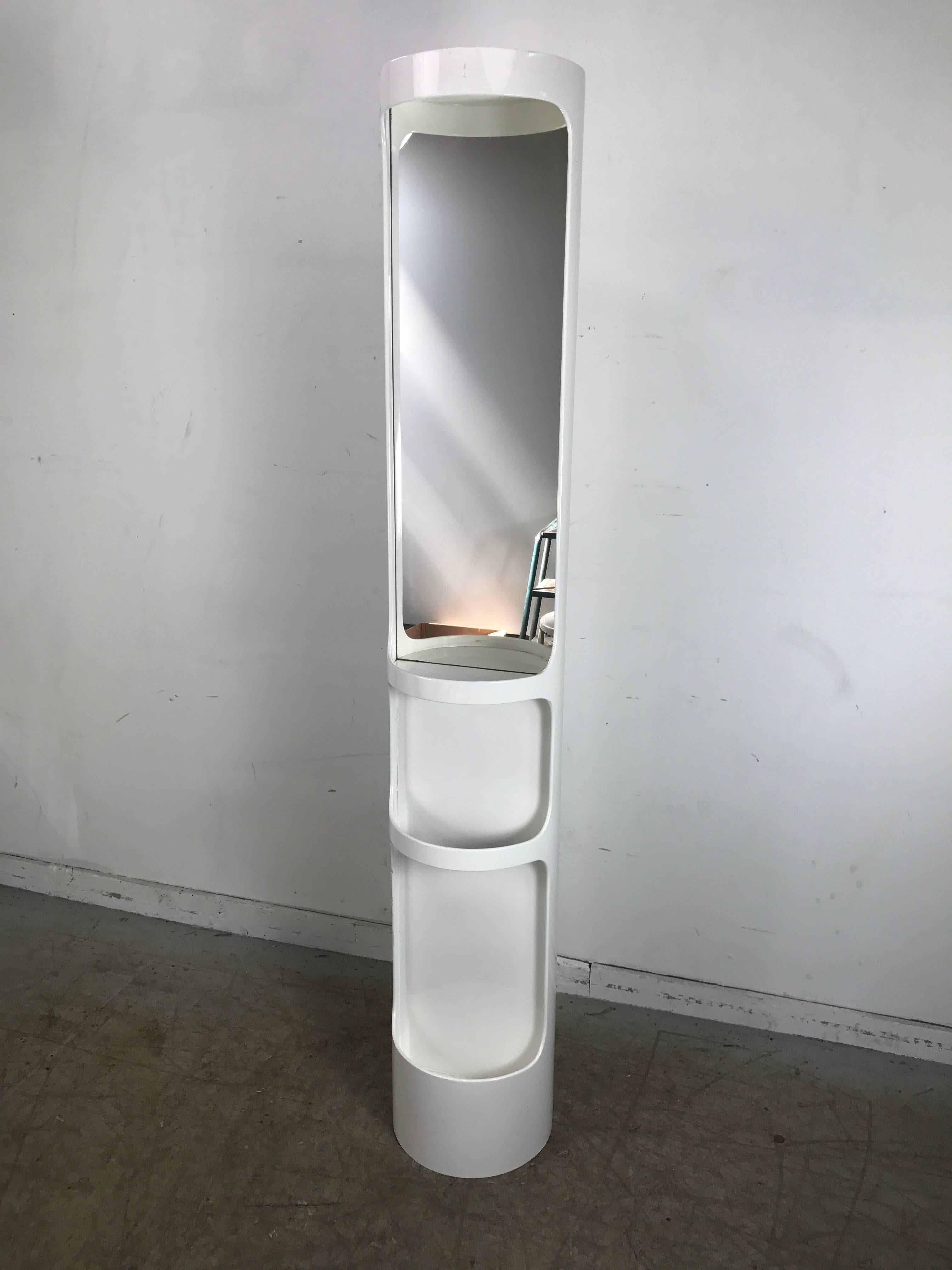 Late 20th Century White Resin Pop Modernist Cylinder Valet, Hall Tree with Mirror, Made in Italy