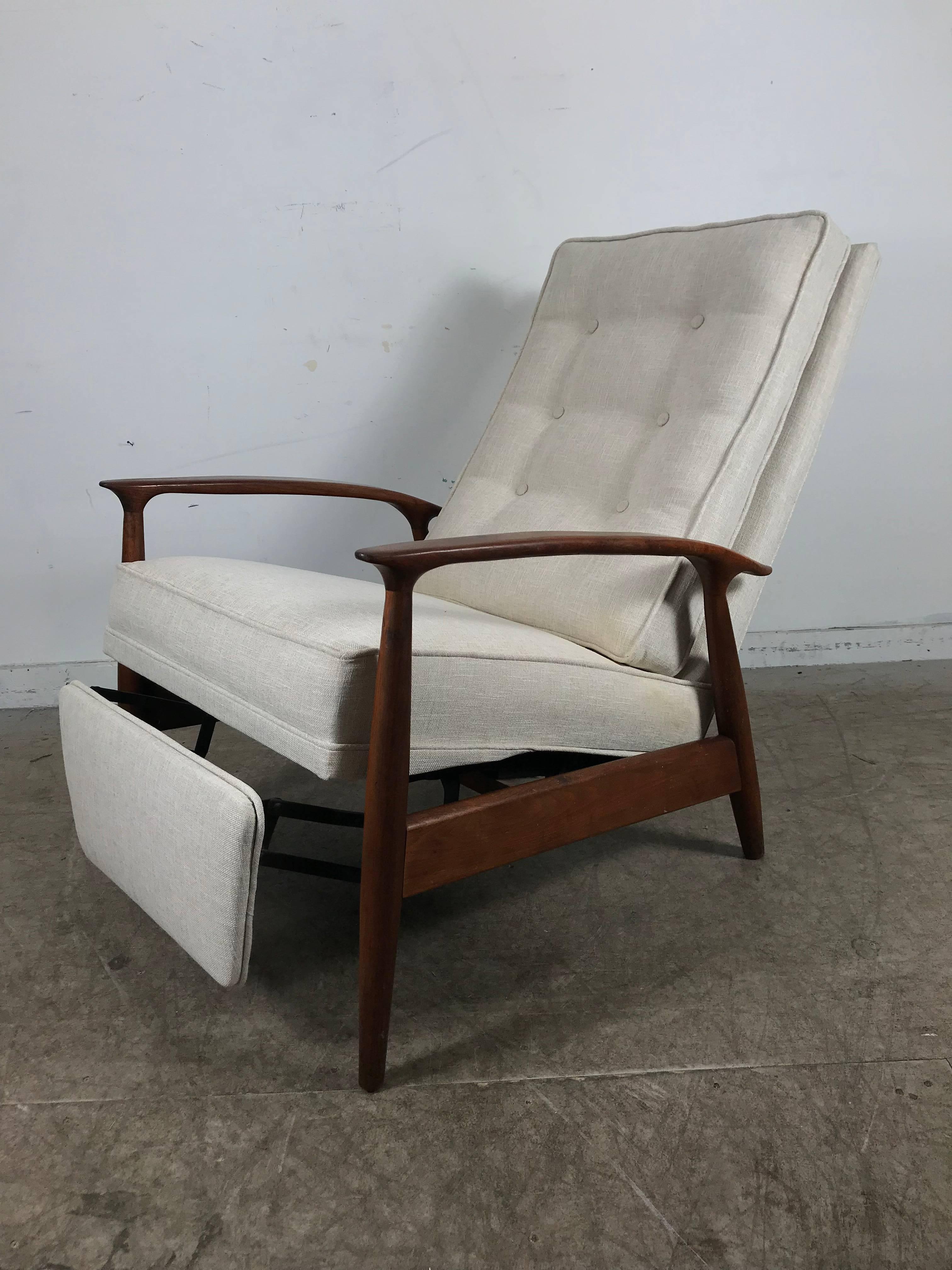 Fabric Classic Modernist Reclining Lounge Chair by Milo Baughman