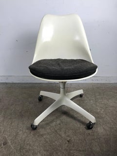 Important Early Tilt Swivel Tulip Desk Chairs by Eero Saarinen for Knoll