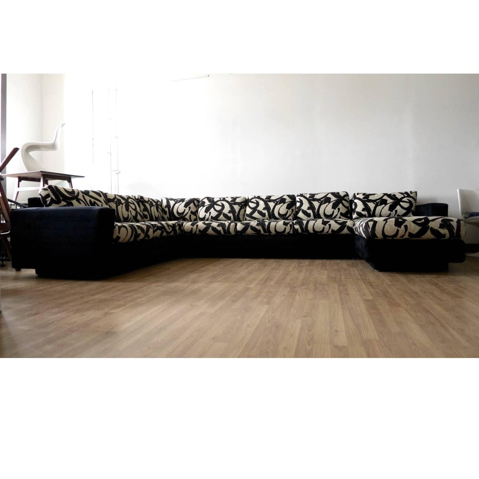 Monumental Directional Sectional Sofa with Modernist Abstract Op Art In Excellent Condition In Hudson, NY