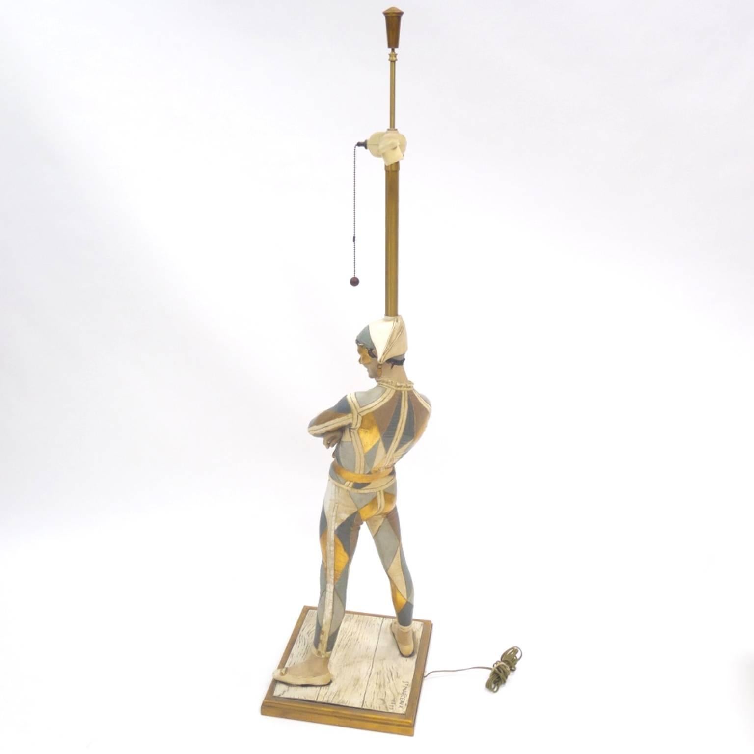 Rare lampe monumentale en plâtre Arlequin ou Bouffon St. Marceaux par Marbro Bon état à Hudson, NY