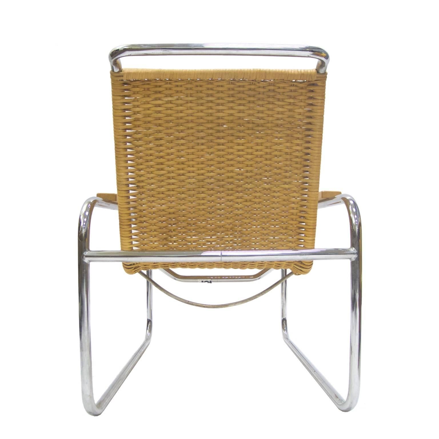 A beautiful example of a timeless Classic Marcel Breuer B 35 lounge chair. The chair was made by Thonet and distributed by ICF which was founded in 1962, ICF was one of the first companies to distribute furniture designed by international architects