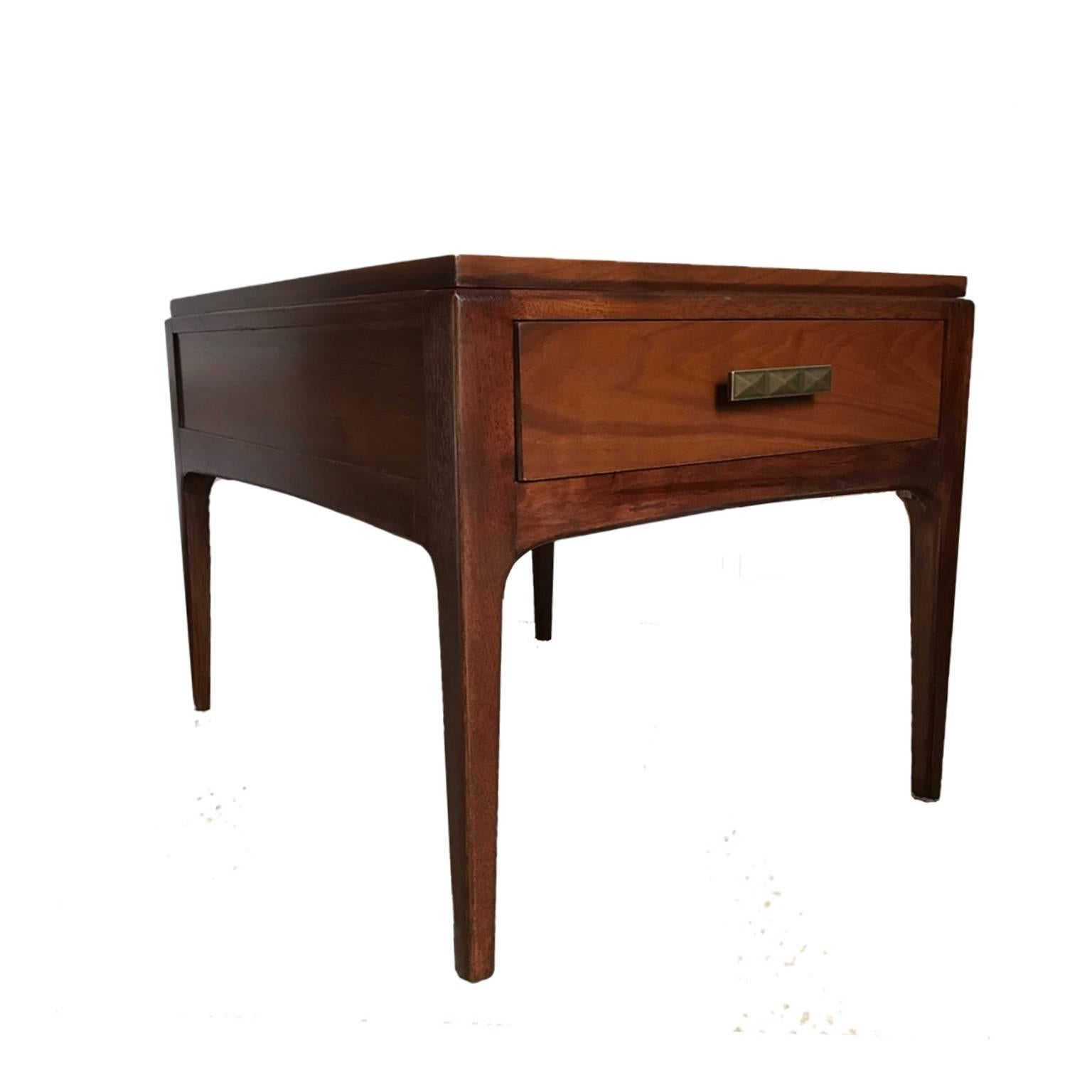 American Pair of Single Drawer Mid-Century Modern Walnut Nightstands or Bedside Tables