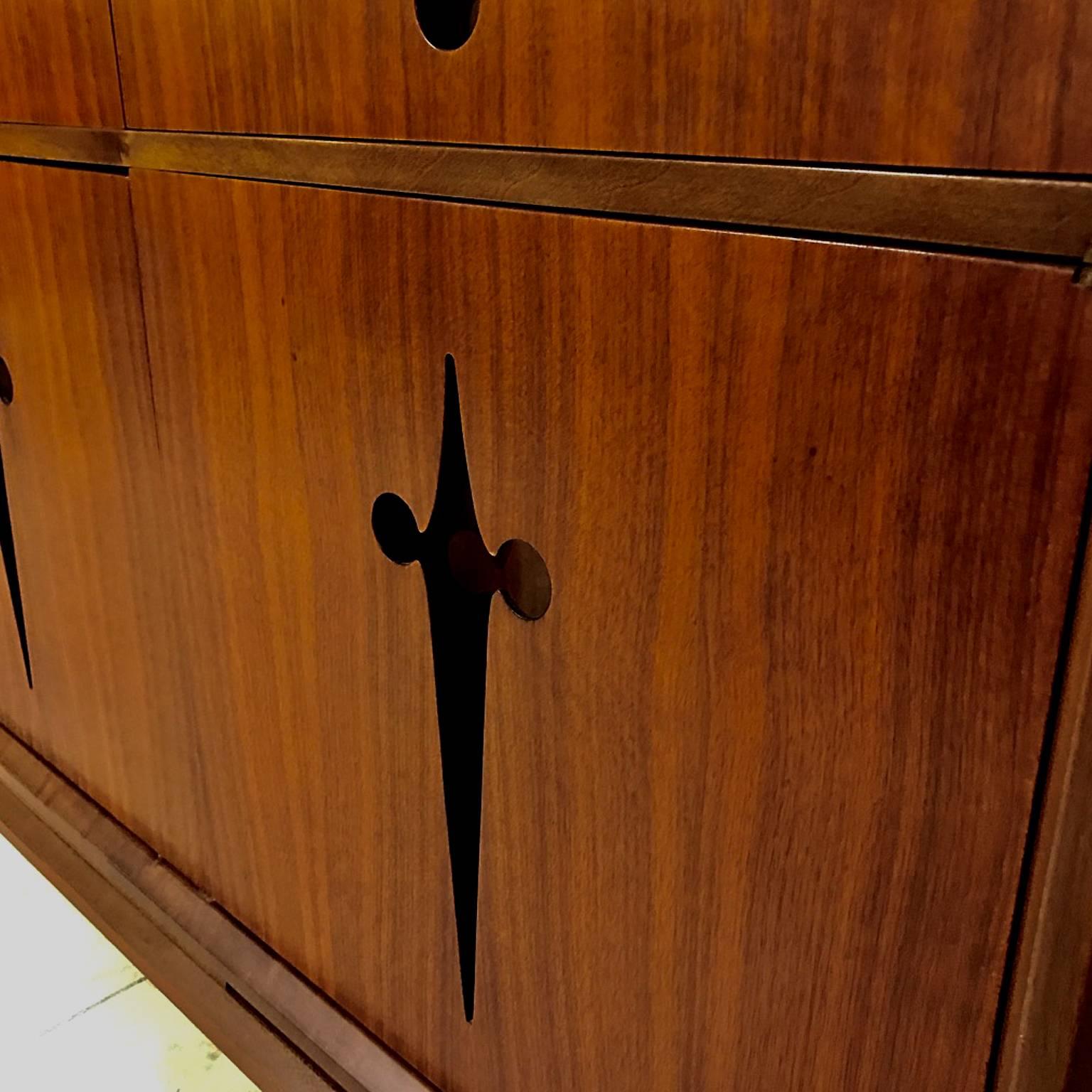 Decorative Midcentury Edmond J. Spence Stilted Walnut Credenza/ Sideboard In Good Condition In Hudson, NY