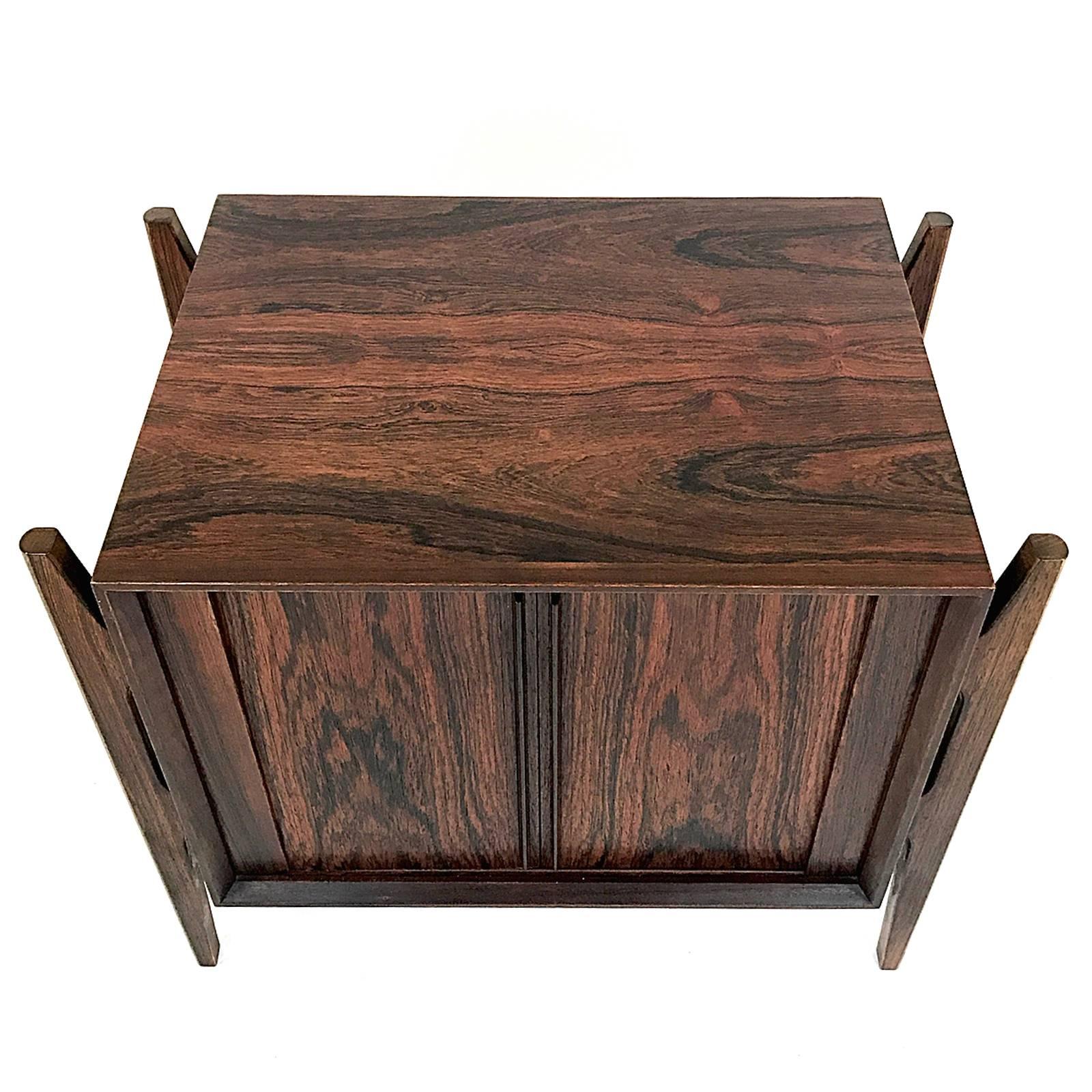 Danish Modern Jorgen Clausen Rosewood Stilted Leg Nightstands Bedside Tables In Good Condition In Hudson, NY