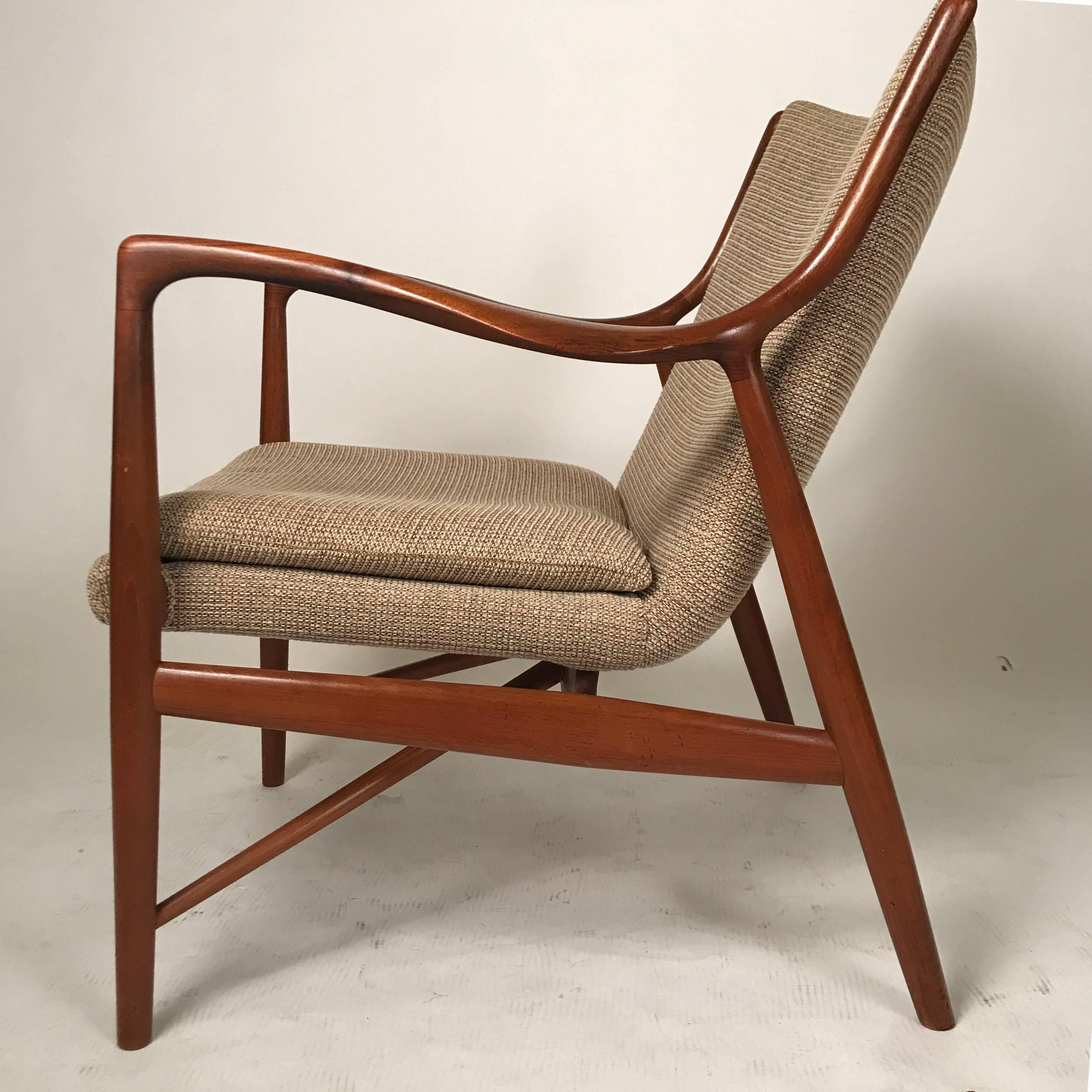Finn Juhl Sculptural Teak Danish Modern NV45 Chair for Neils Vodder In Excellent Condition In Hudson, NY