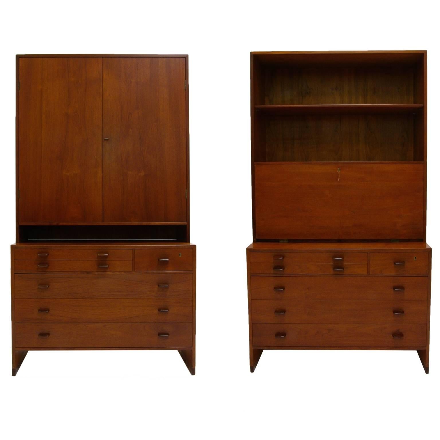 Stunning pair of all original Hans Wegner teak chests with functional top units. Each unit features a six-drawer chest. Each chest has a top drawer that locks with a brass key and also two felt lined top drawers. One of the unit has a cabinet that