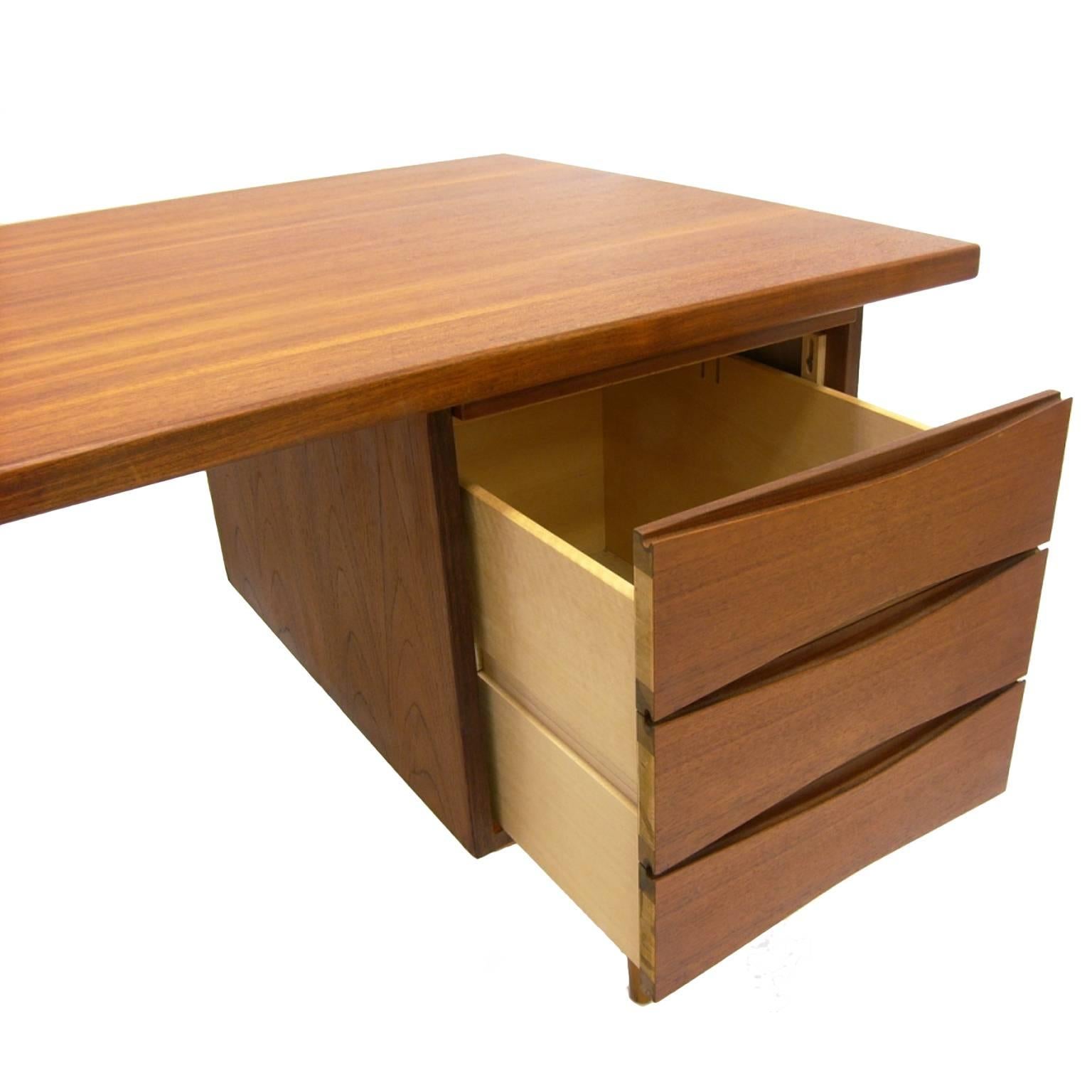 Mid-20th Century Excellent Sleek and Functional Arne Vodder Teak Desk with File Drawer