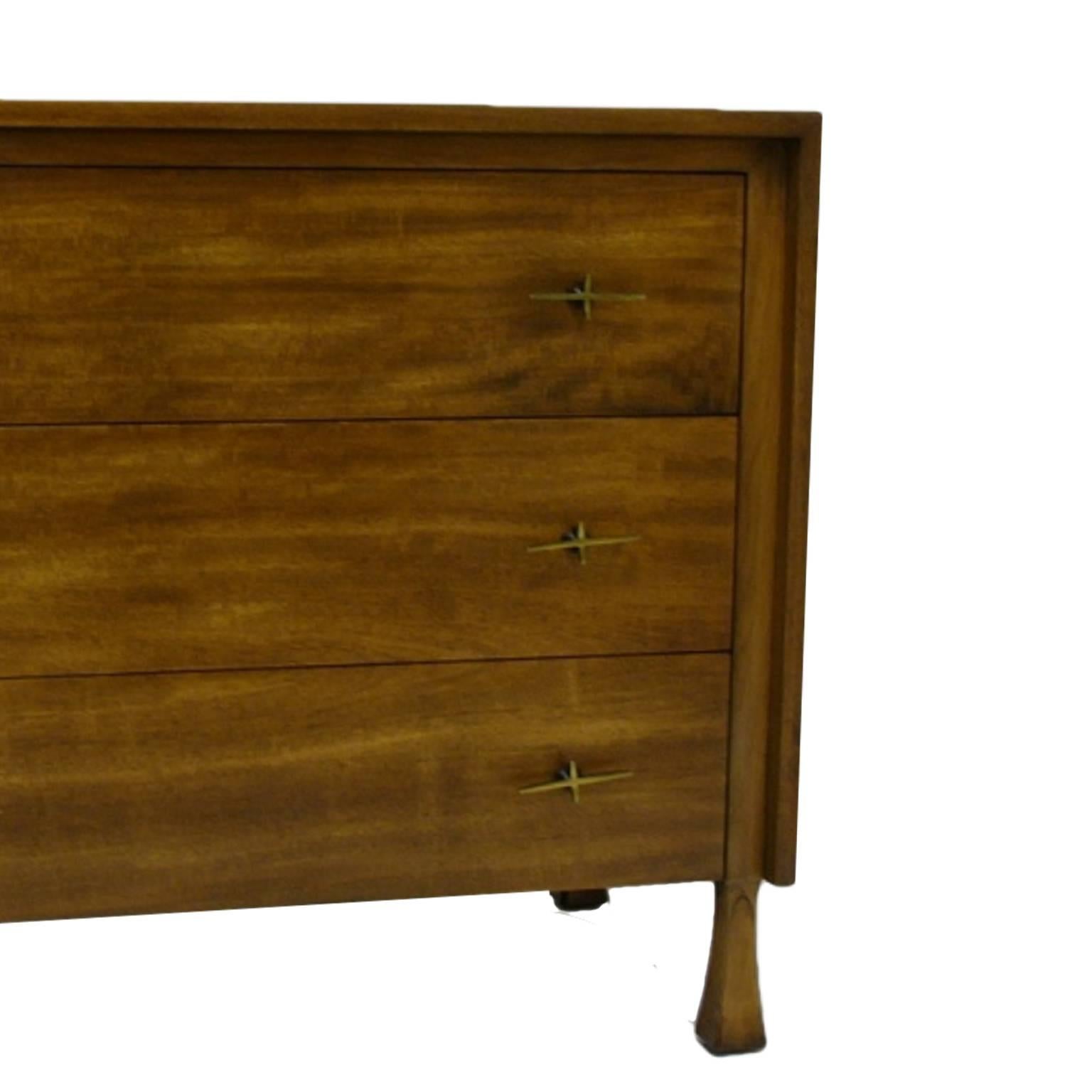 Mahogany Rare John Widdicomb Ten-Drawer Dresser with Sculptural Legs and Brass Star Pull