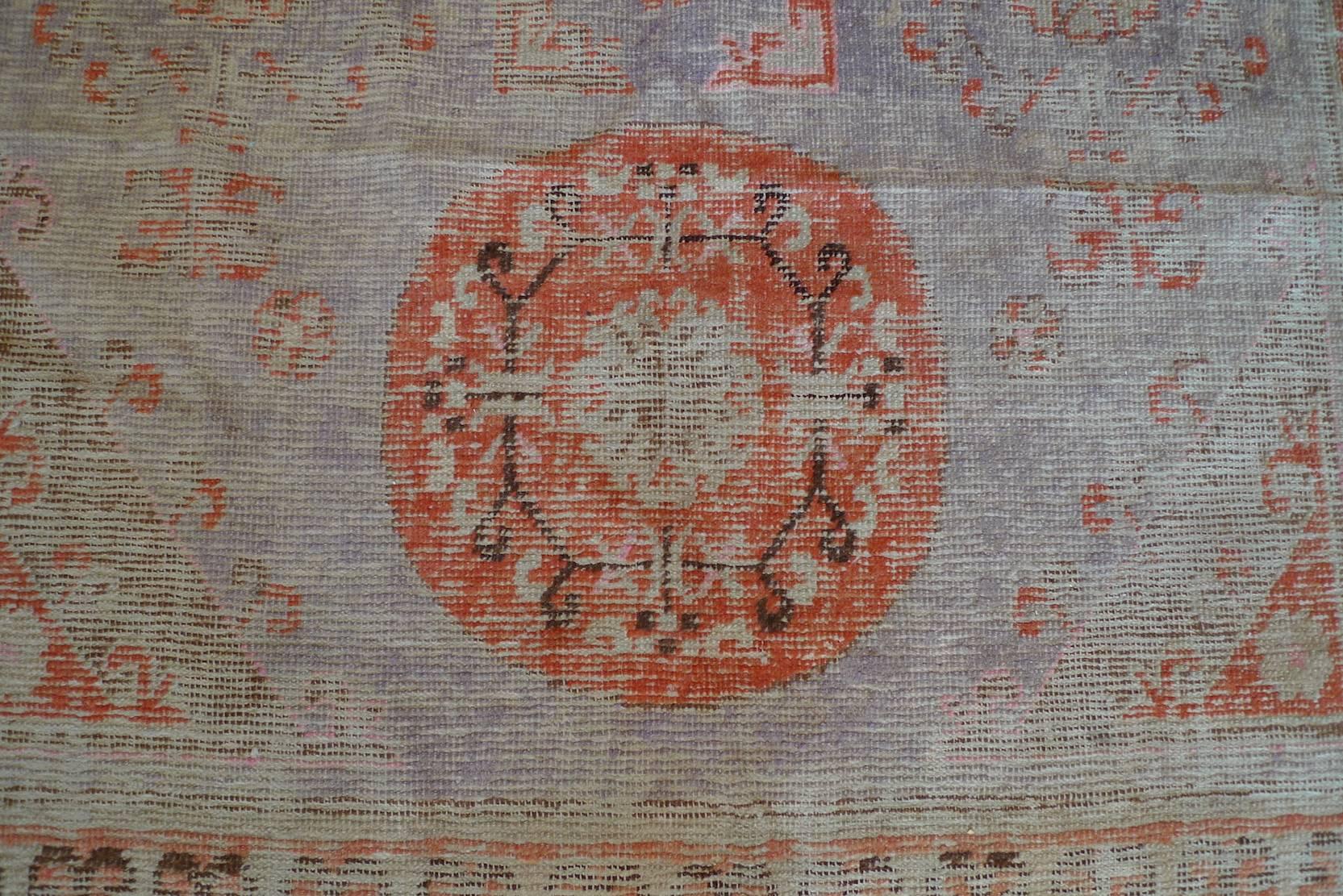 Hand-Woven Woven Rug with Coloured Pattern