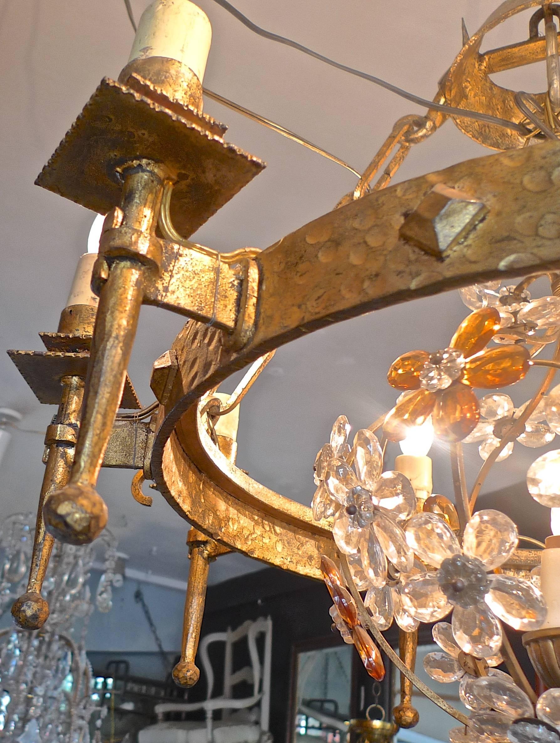 Spanish 1930s Round Gilt Iron and Glass Chandelier with 12 Lights 3