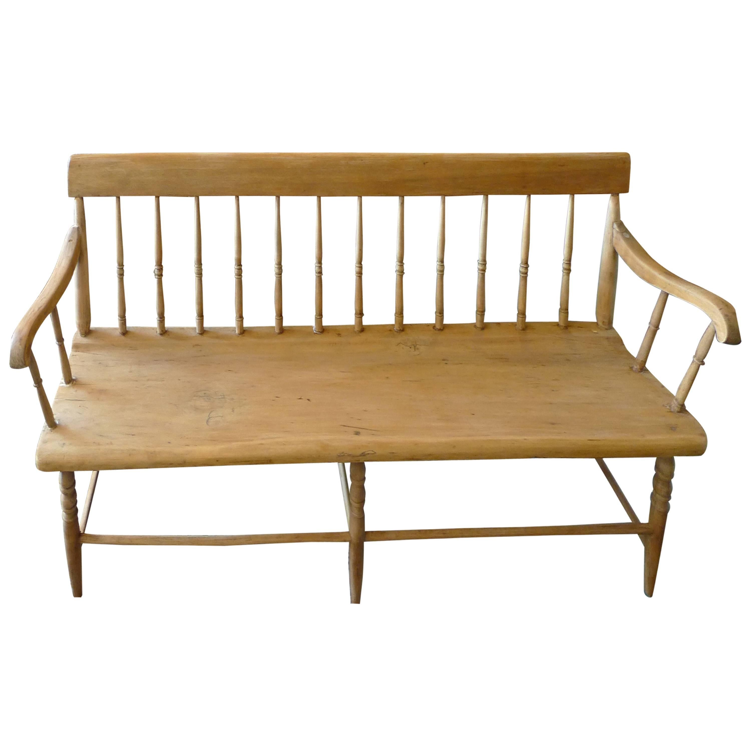 English 19th Century Small Pine Bench with Back and Side Arms and Six Legs