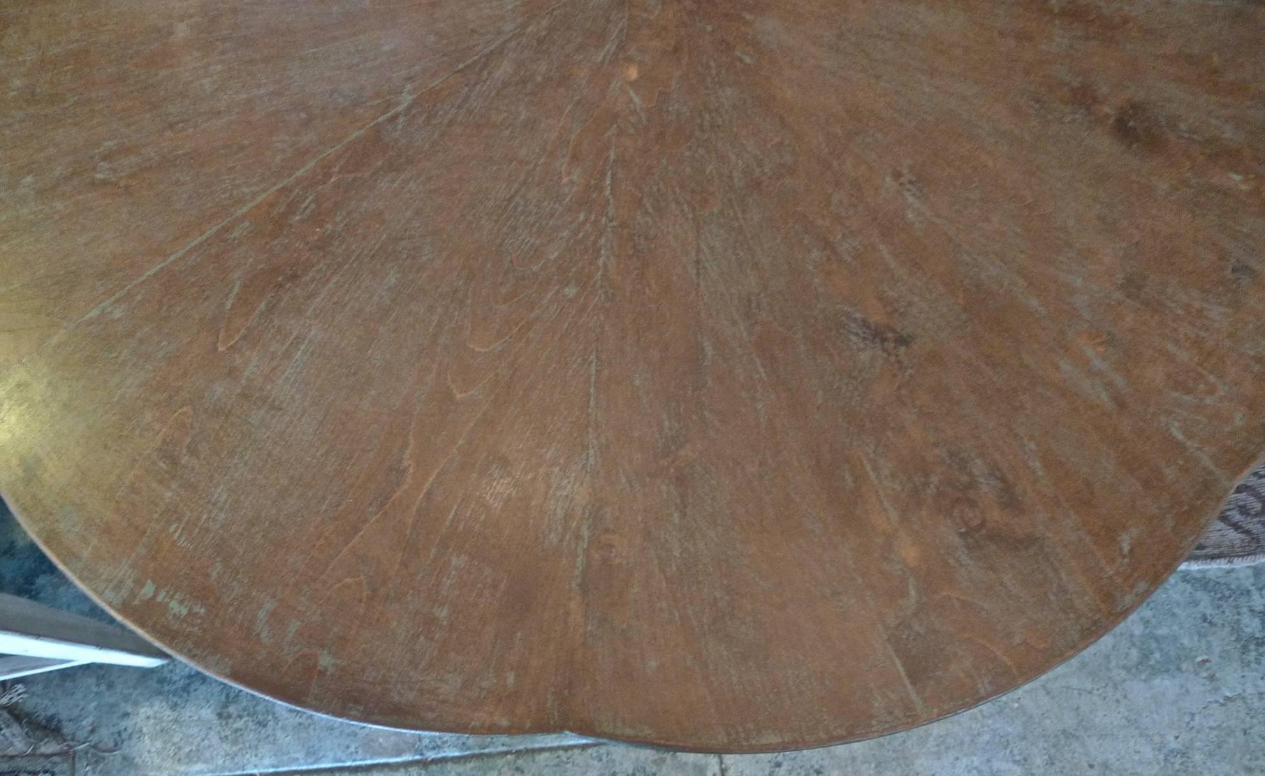 French 19th Century Stained Hand-Carved Maplewood Pedestal Breakfast Table In Excellent Condition In Santa Monica, CA