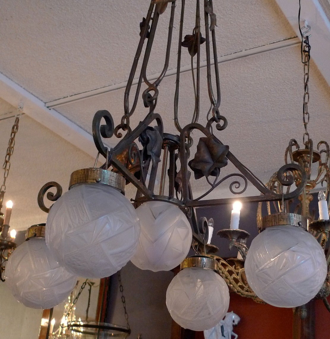 French 1920s Bronze Chandelier with Five Lights Covered by Etched Glass Globes In Good Condition In Santa Monica, CA