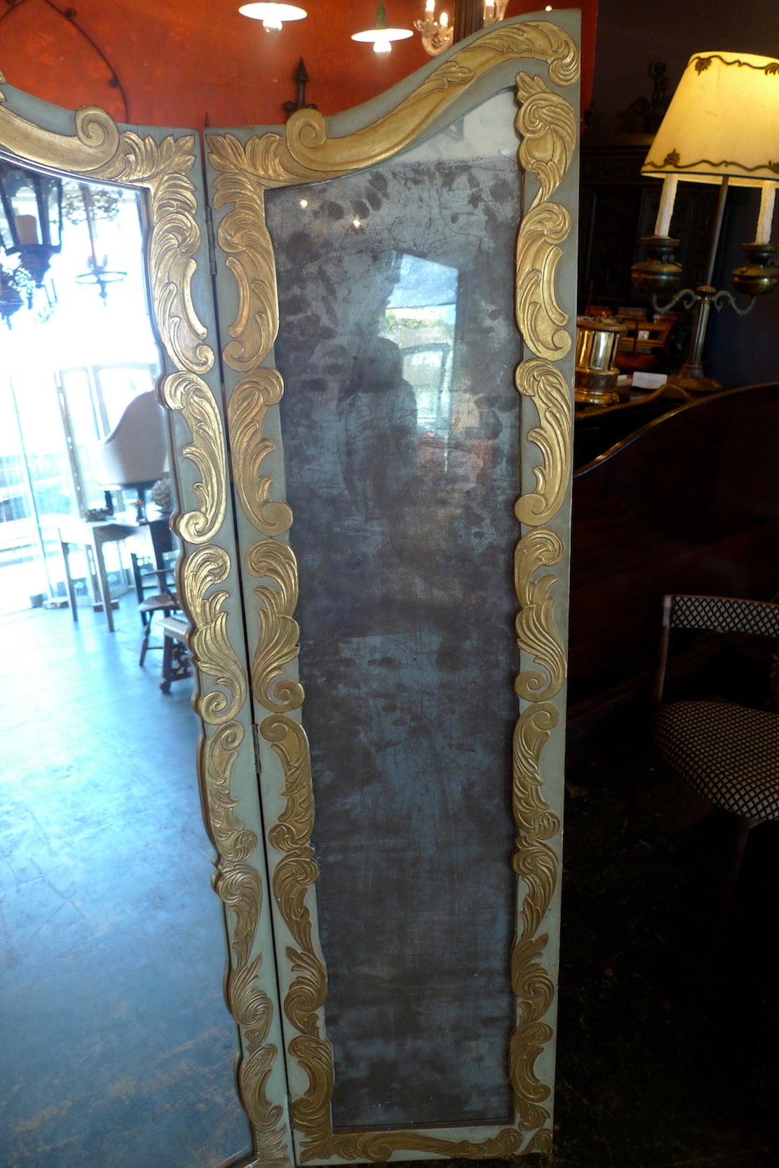 Spanish 19th Century Folding Triptych Gold and Green Decorative Wall Mirror In Distressed Condition In Santa Monica, CA