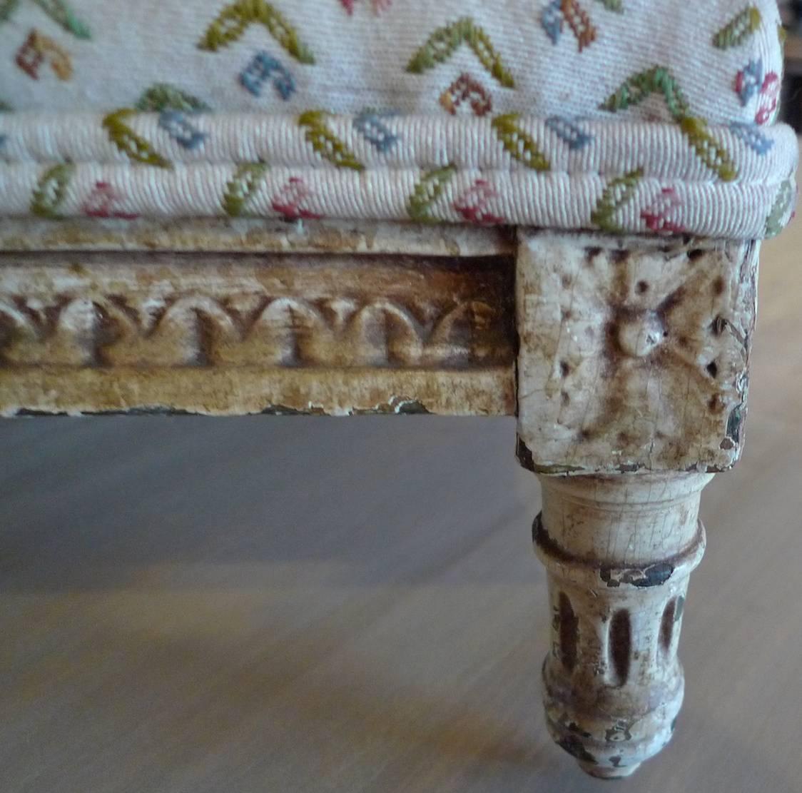 French 19th Century Four-Leg Foot Stool Newly Re-Upholstered with Vintage Fabric (Handbemalt)