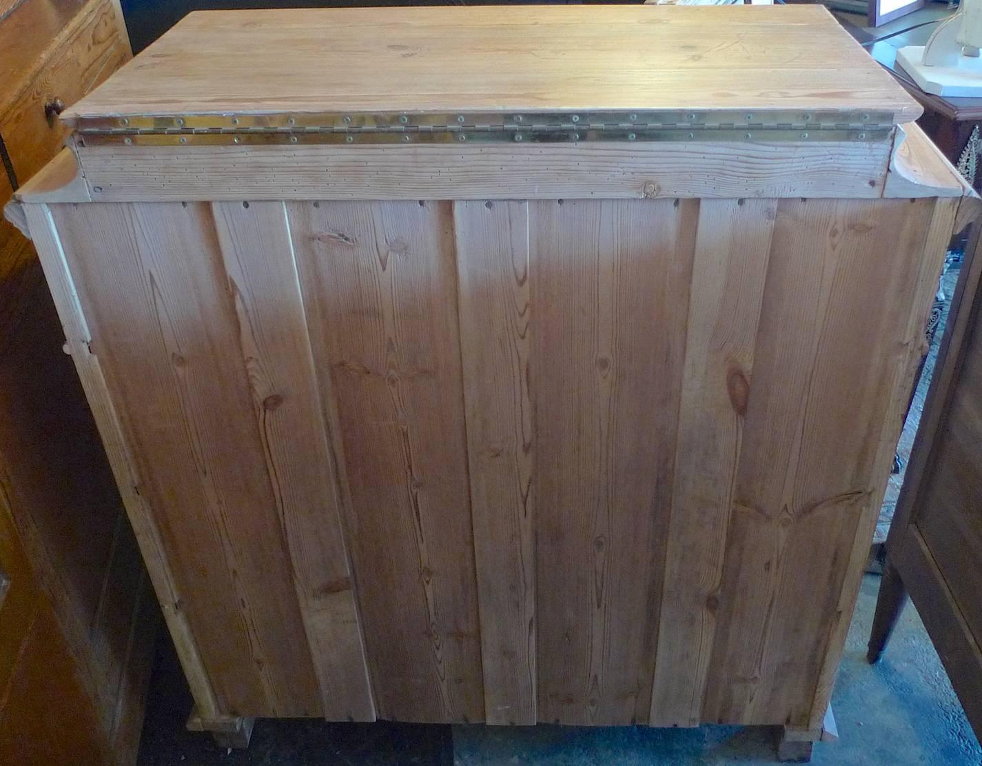 Mid-20th Century English 1950s Pine Chest of Drawers with Four Drawers and a Flip-Top Compartment