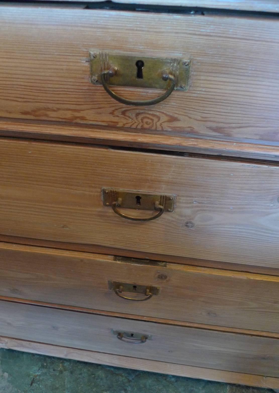 English 1950s Pine Chest of Drawers with Four Drawers and a Flip-Top Compartment 3
