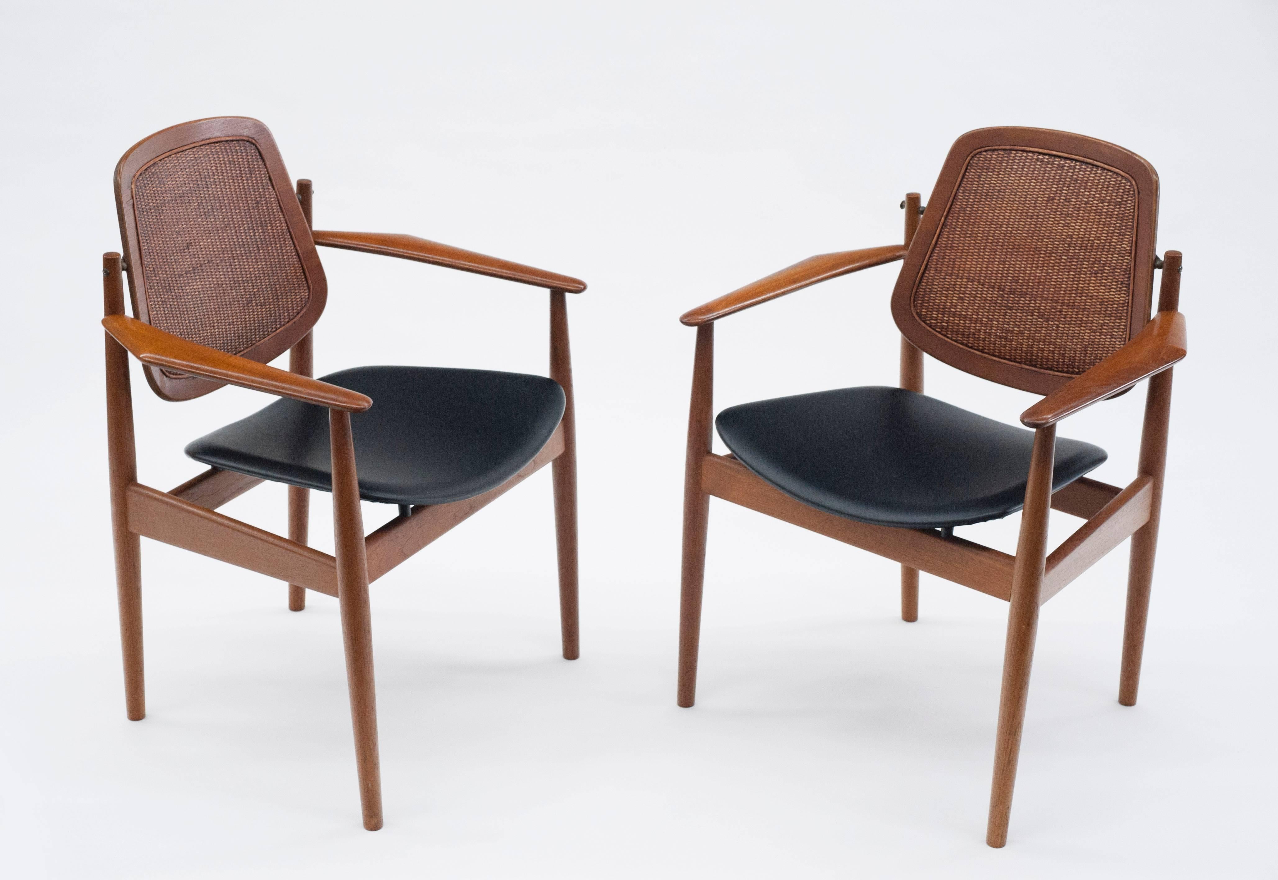 arne vodder dining chairs