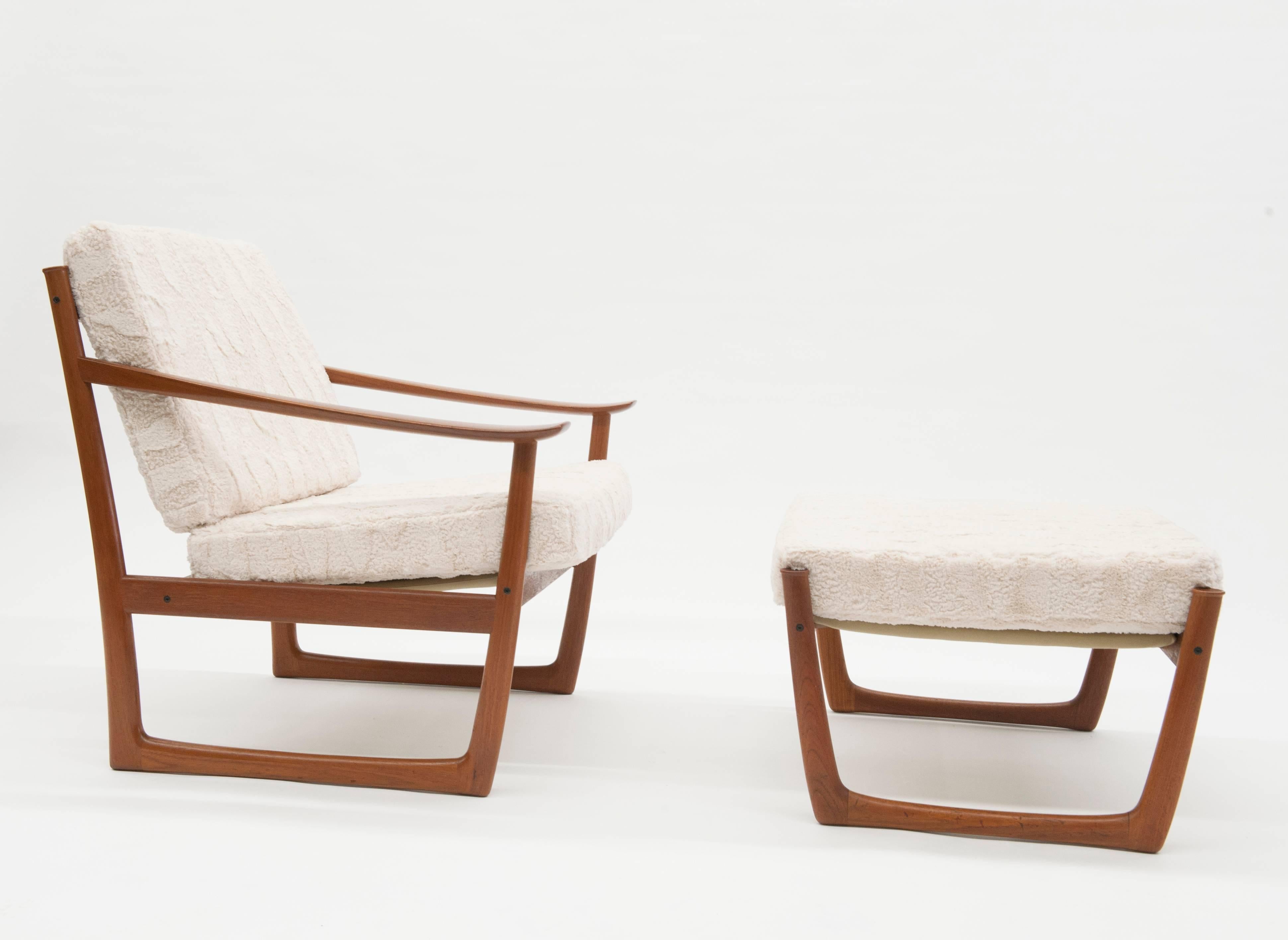 Mid-20th Century Danish Modern Lounge Chair and Ottoman by Peter Hvidt & Orla Mølgaard-Nielsen