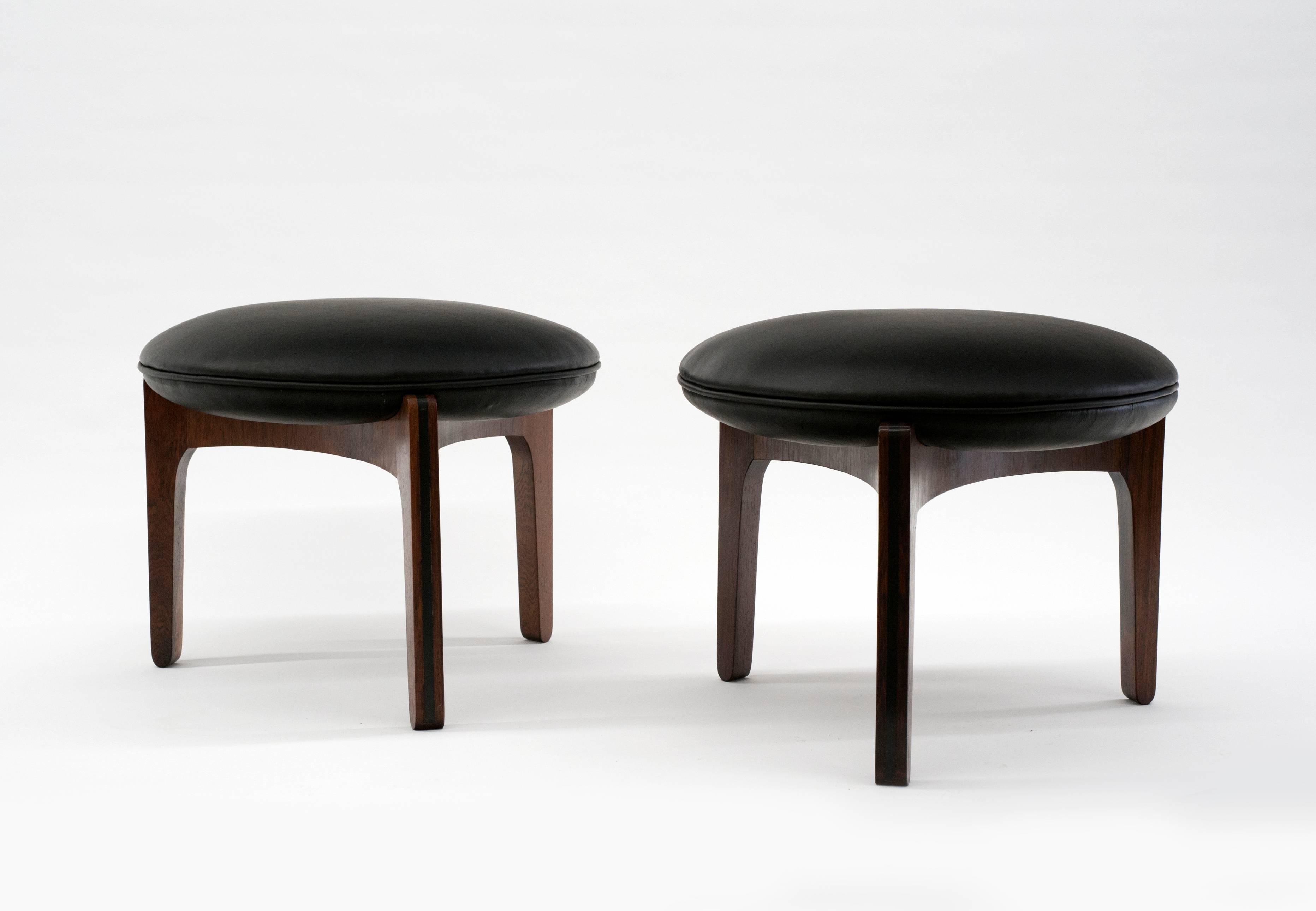 Pair of Danish Modern Sven Ellekaer Stools in Rosewood and Black Leather, 1962 3