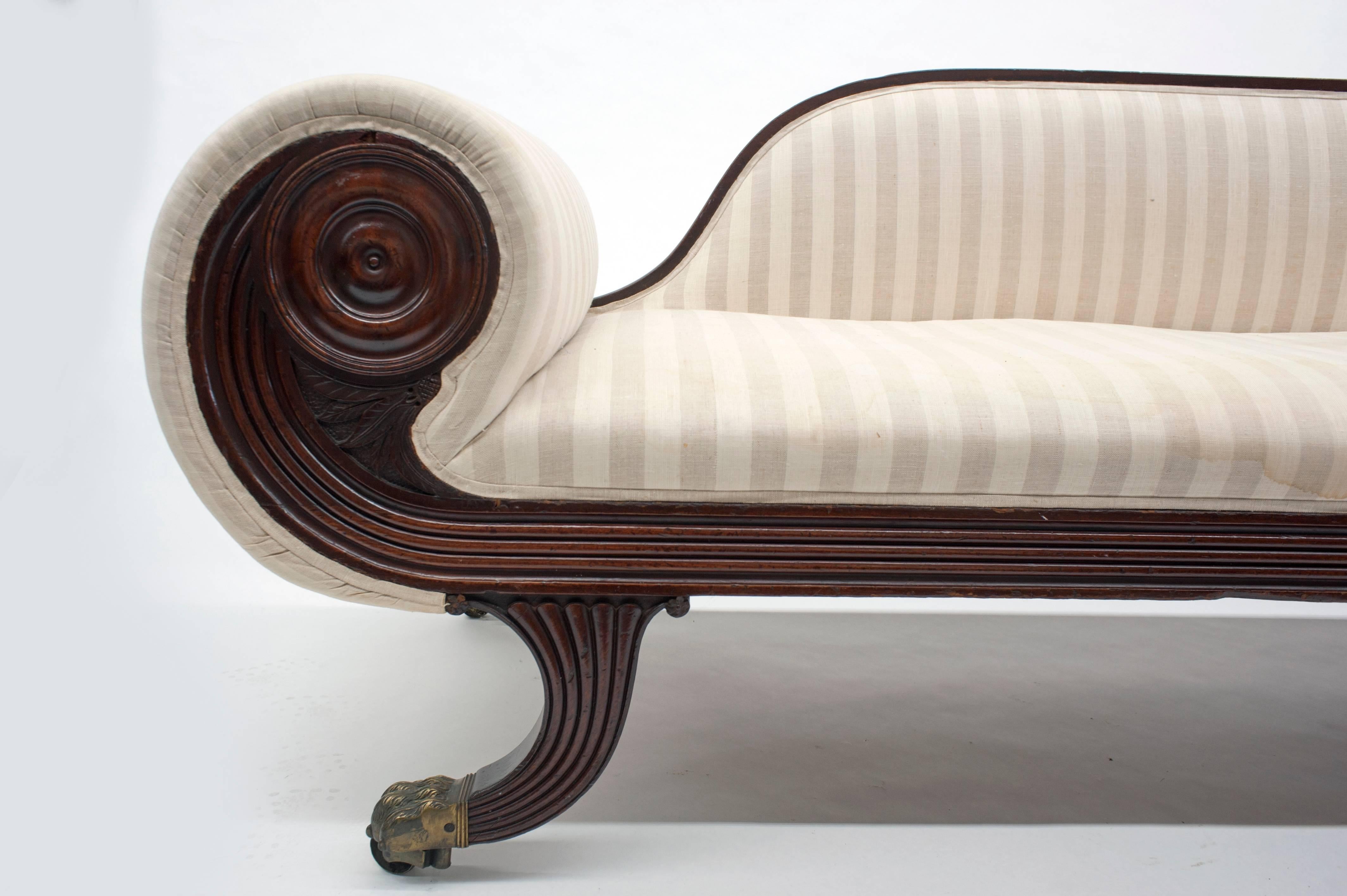 Classic Federal Antique Chaise Lounge Recamier, circa 1820 In Fair Condition In Washington, DC