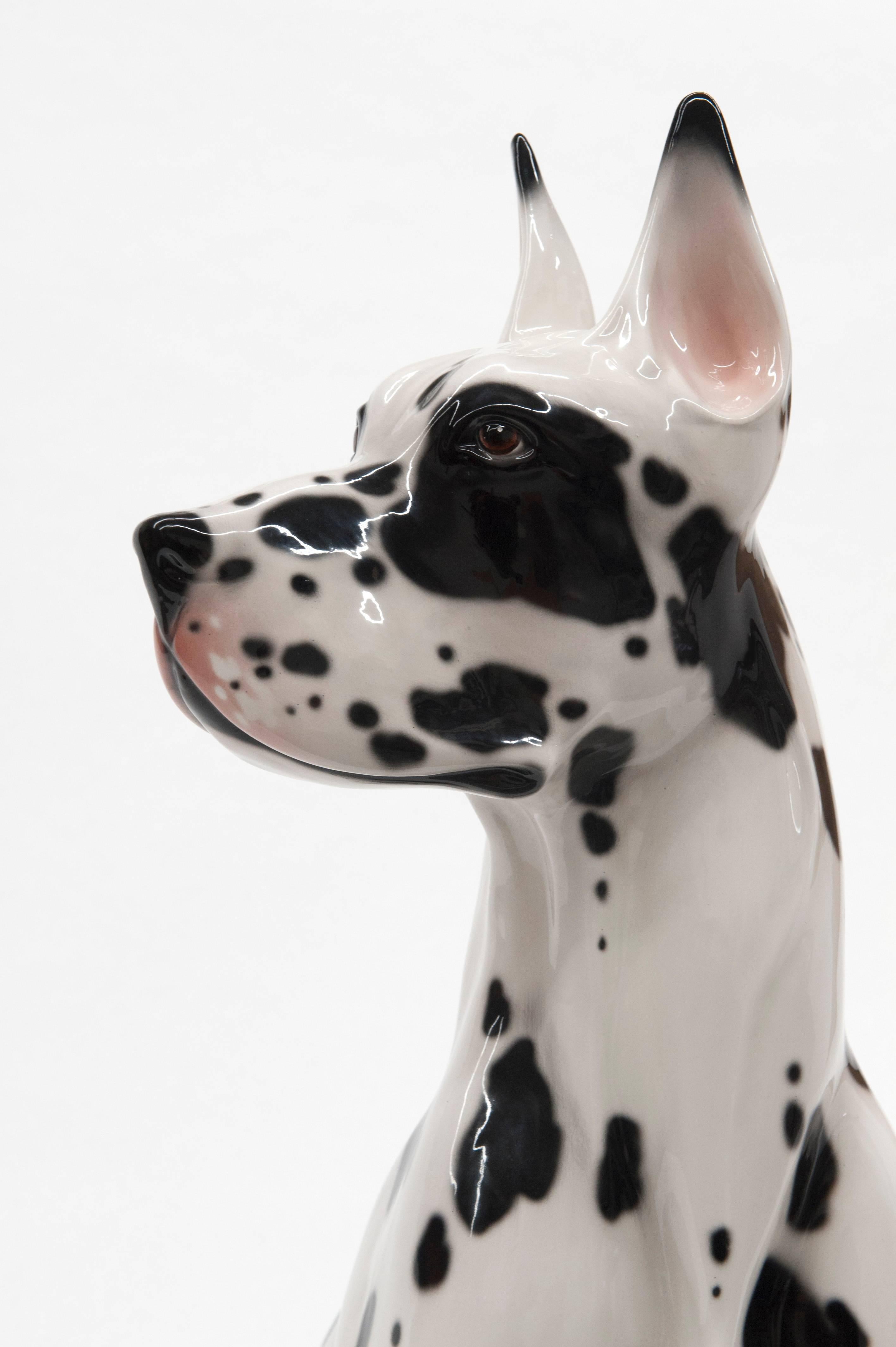 Fin du 20e siècle Sculpture de chien dogue allemand en céramique