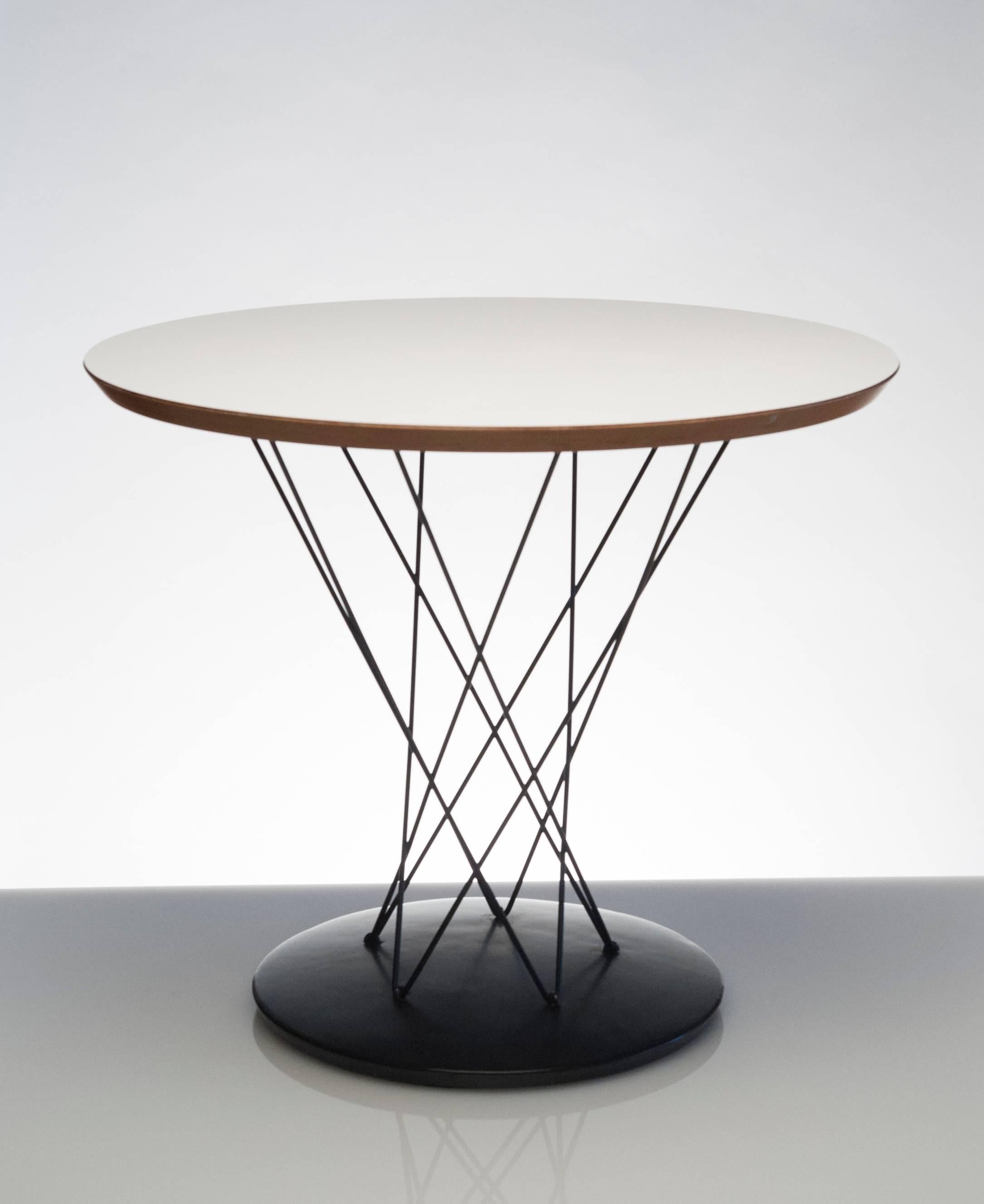 Early vintage table by Isamu Noguchi for Knoll. Originally purchased from Knoll in the 1950s. Table would work well as an end table or bedside table.