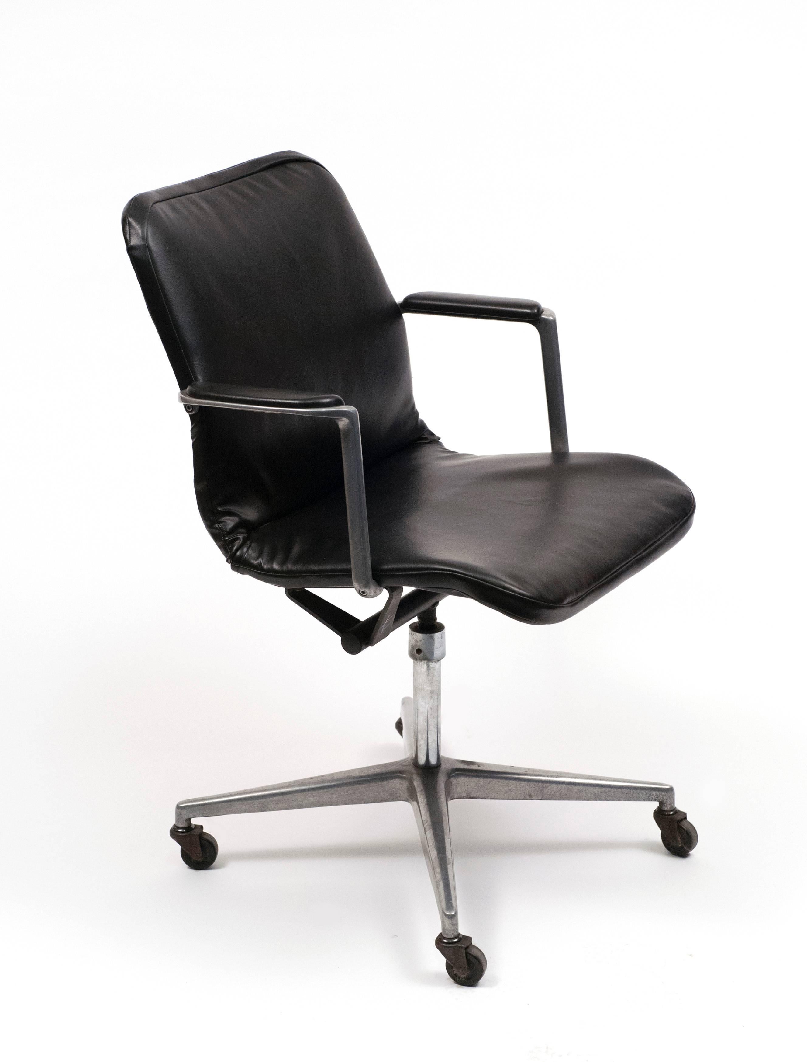 American Rare Vintage Charles & Ray Eames Aluminum Office Chair Herman Miller