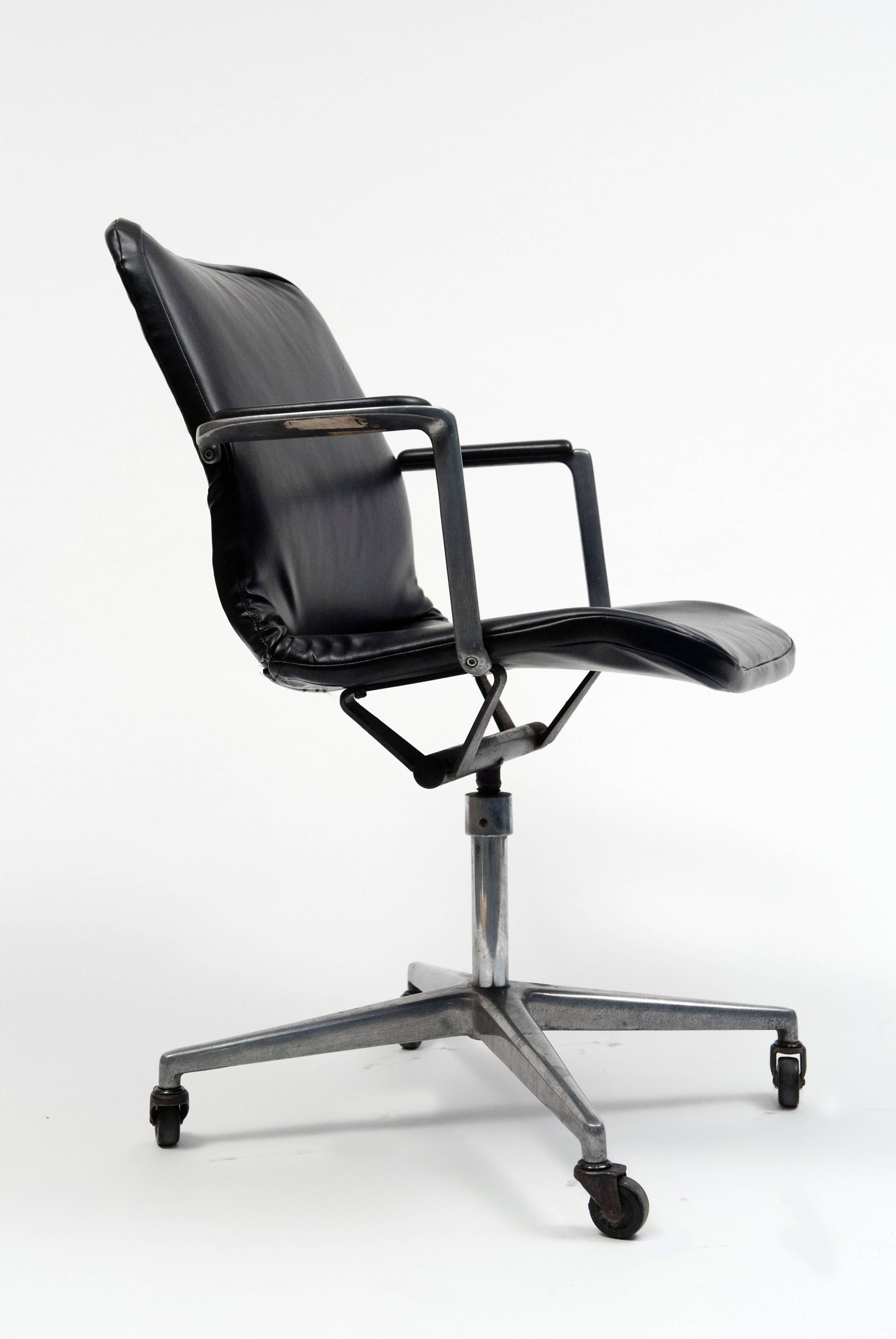 Rare Vintage Charles & Ray Eames Aluminum Office Chair Herman Miller 1