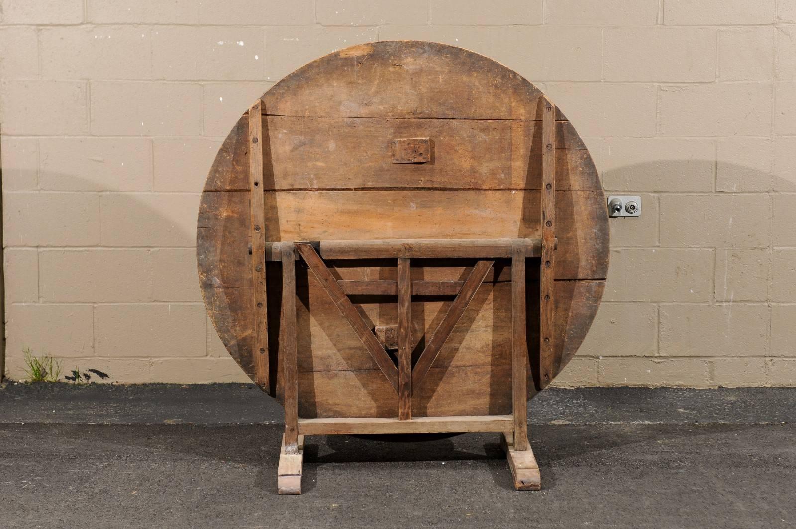 French Early 20th Century Wine Tasting Table with Tilt-Top over Butterfly Wedge 1