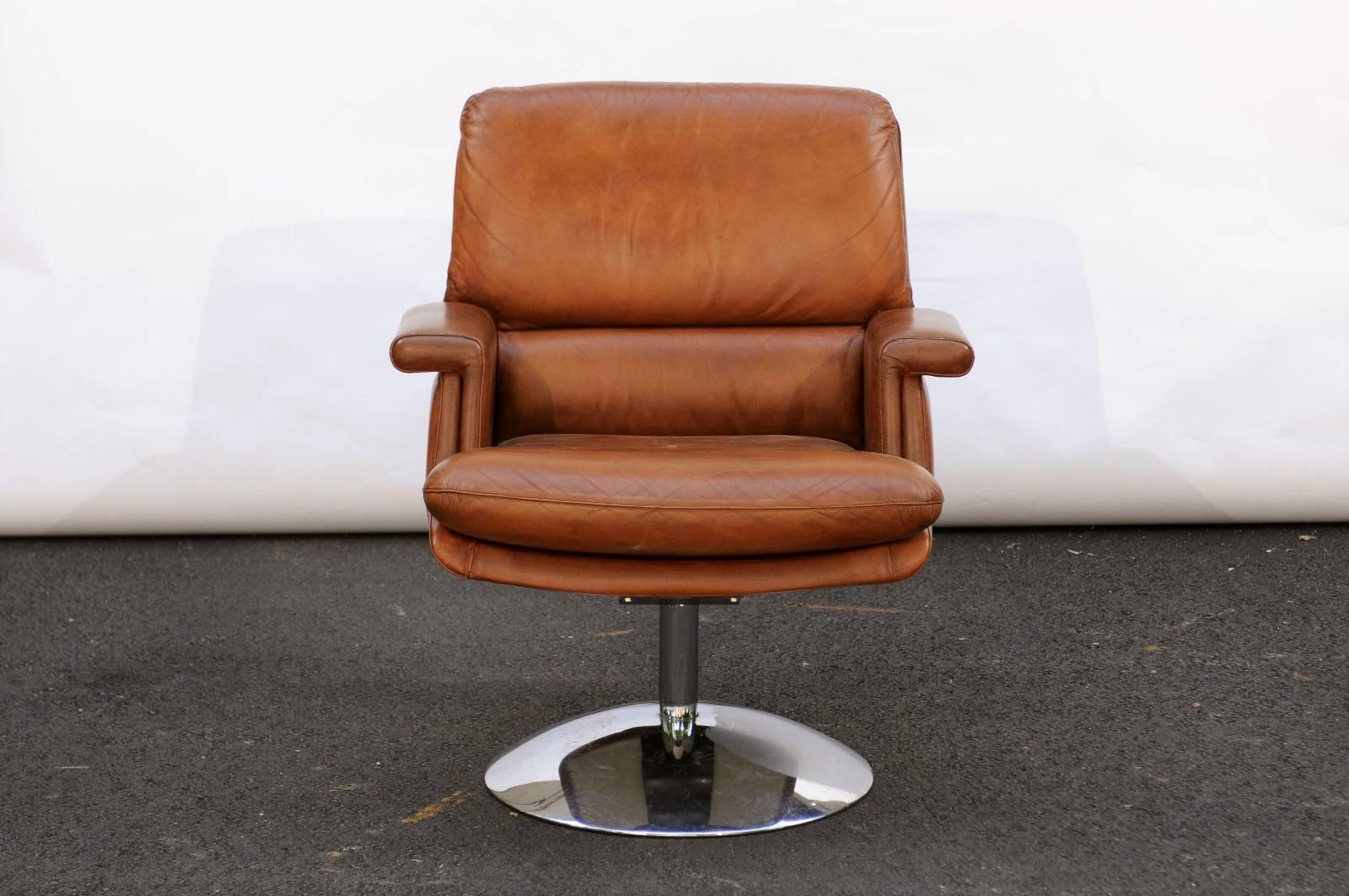 Mid-Century Modern Mid-Century French Caramel Leather Armchair with Aluminium Tulip Base