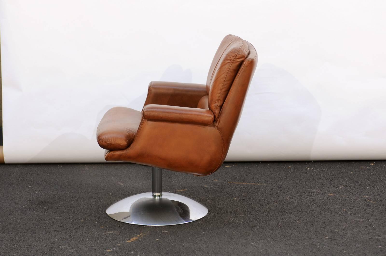 Mid-Century French Caramel Leather Armchair with Aluminium Tulip Base In Good Condition In Atlanta, GA