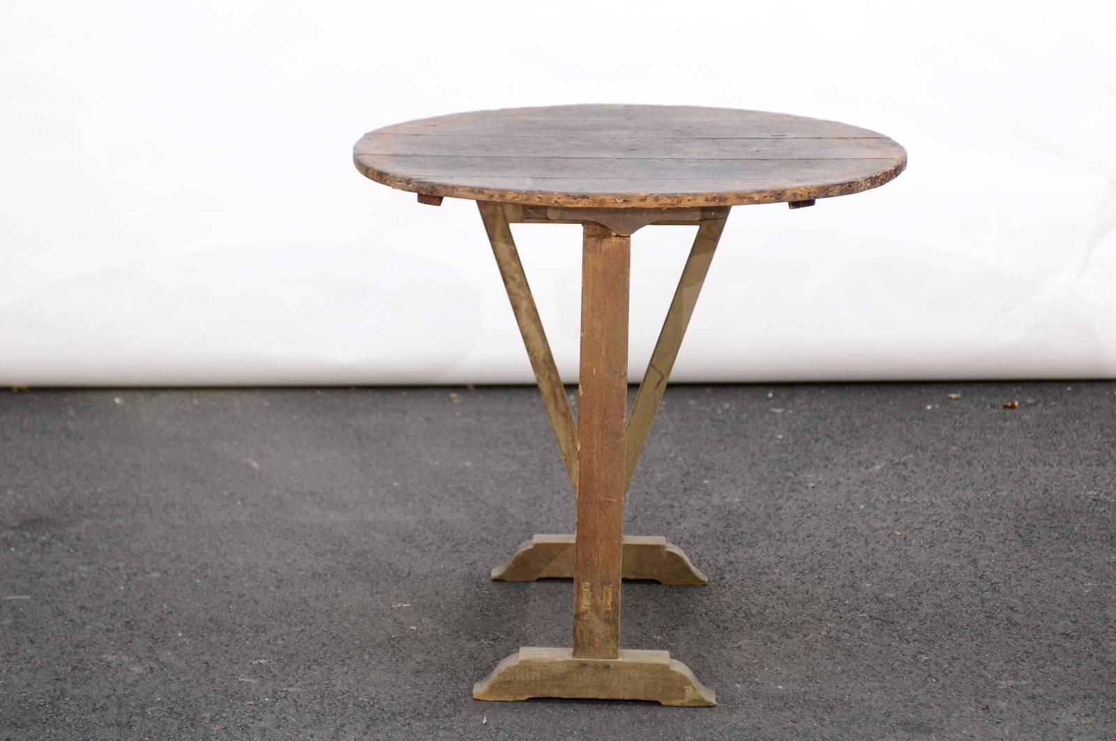 Antique French Rustic Wine Tasting Table with Butterfly Wedge, Late 19th Century 3