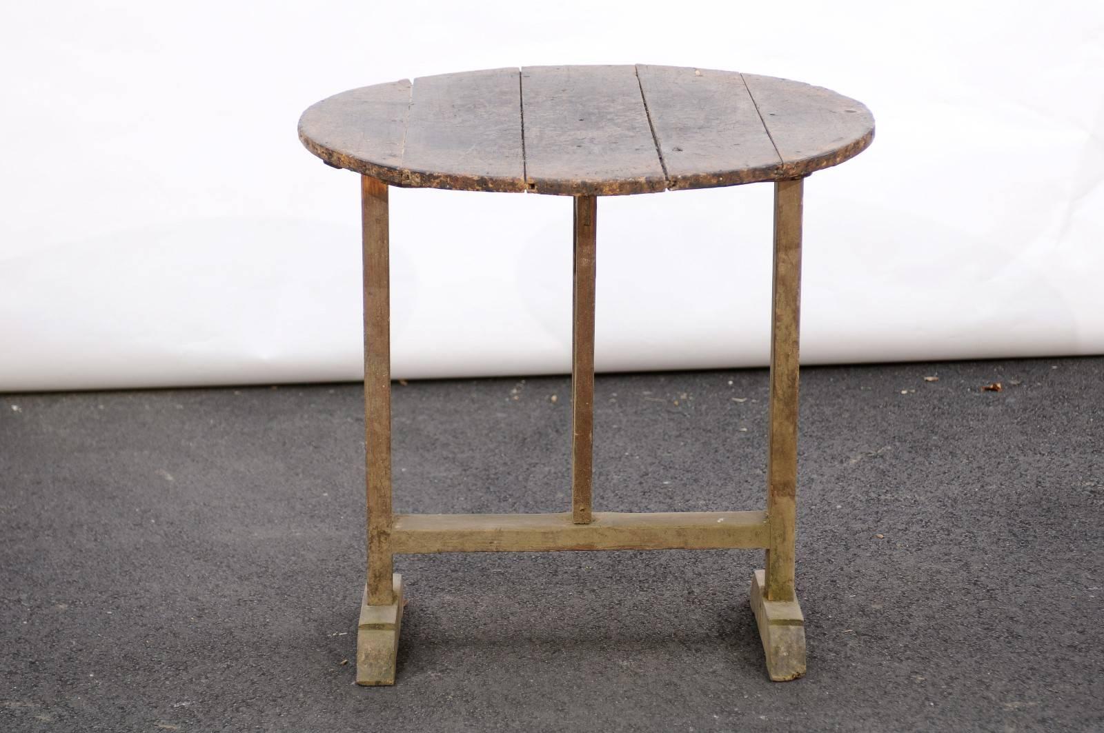 Antique French Rustic Wine Tasting Table with Butterfly Wedge, Late 19th Century 4