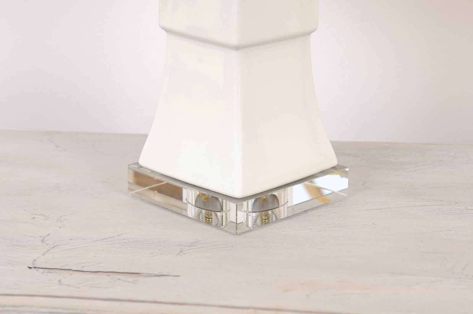 Pair of Contemporary White Porcelain Concave Table Lamps on Square Crystal Bases In Excellent Condition In Atlanta, GA