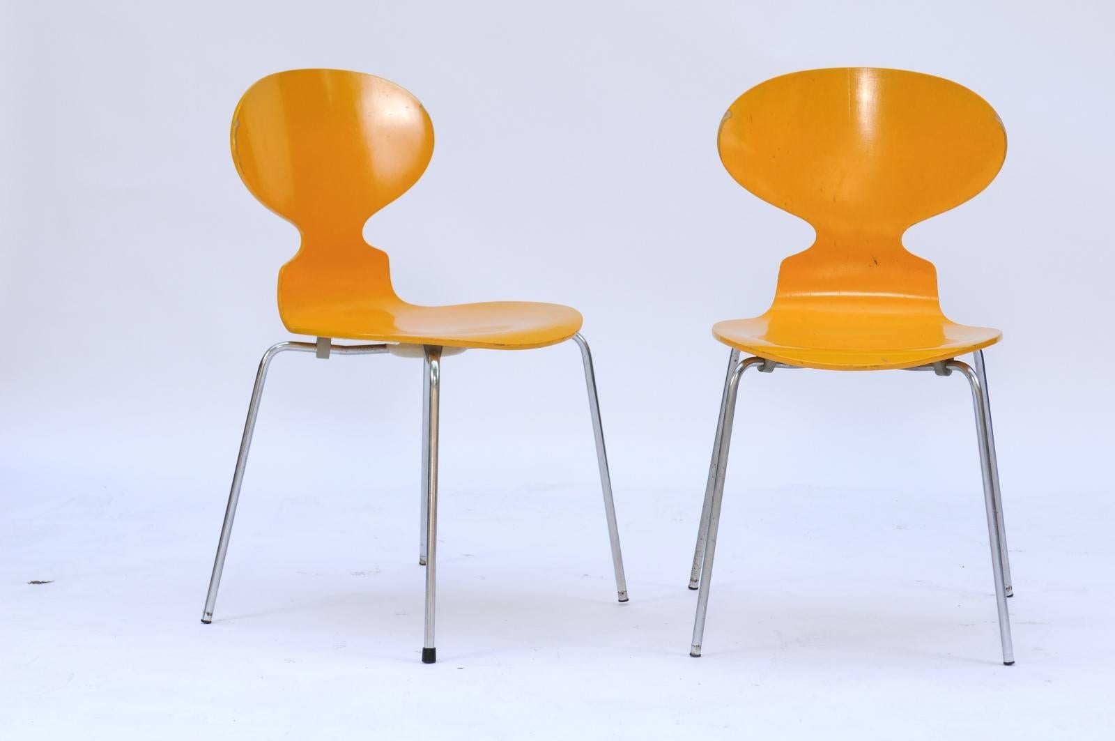 Mid-Century Modern Set of Four 1970s Arne Jacobsen Danish 'Fourmi' Side Chairs with Sunny Color