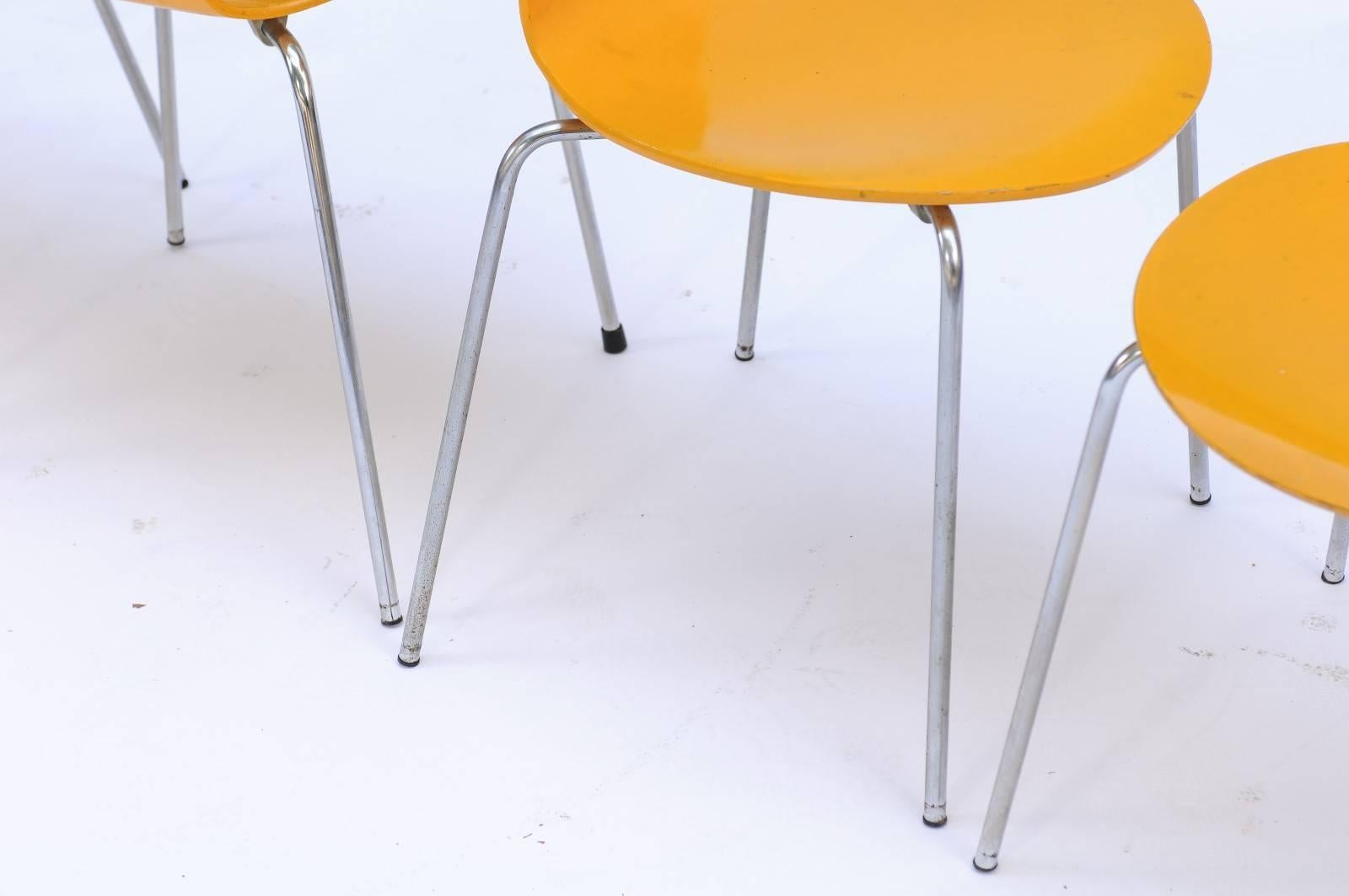 Set of Four 1970s Arne Jacobsen Danish 'Fourmi' Side Chairs with Sunny Color 1