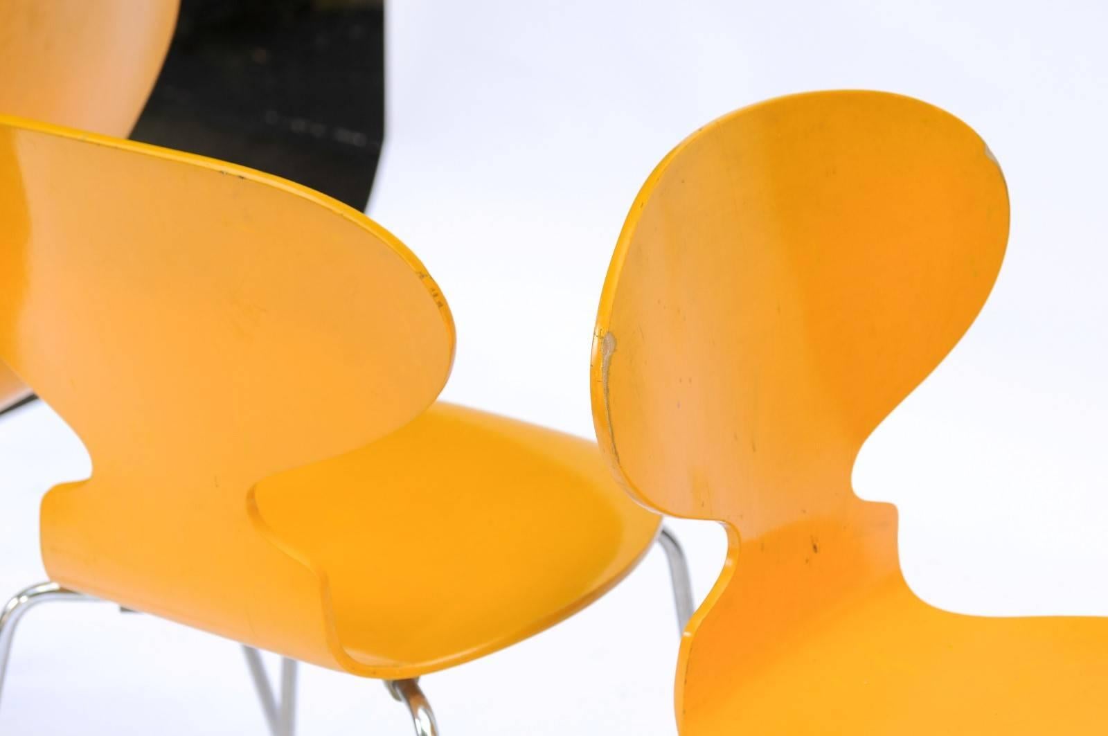 Set of Four 1970s Arne Jacobsen Danish 'Fourmi' Side Chairs with Sunny Color 2