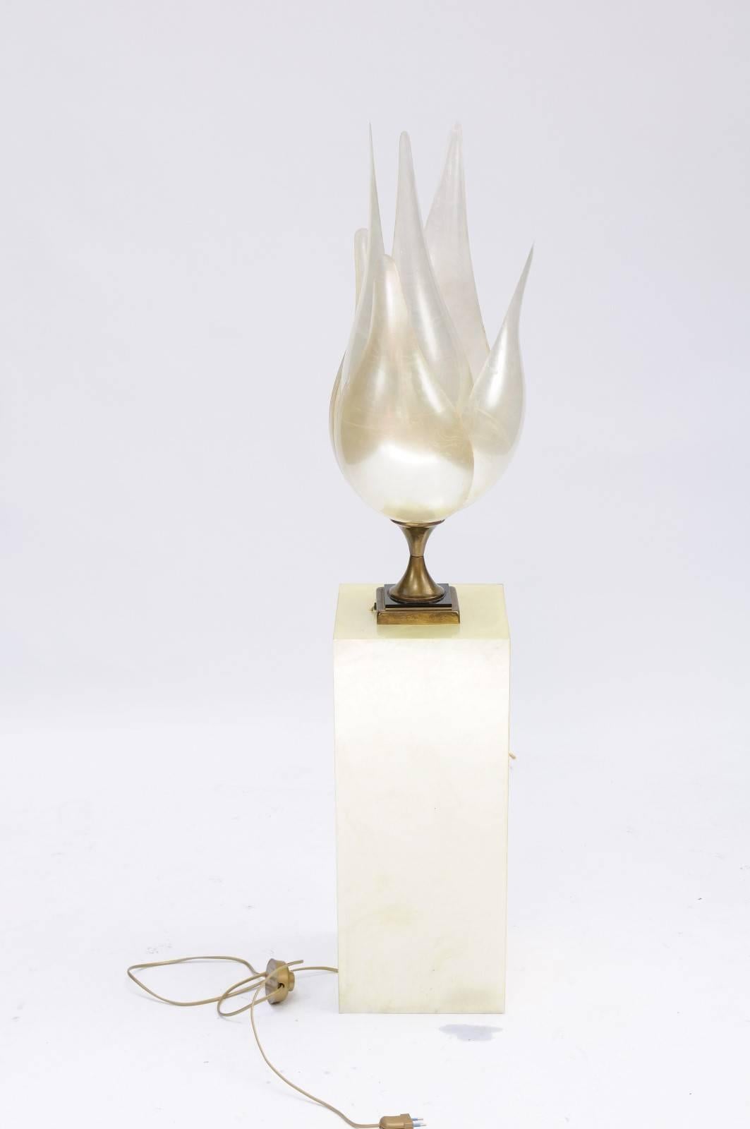 Single Maison Rougier Six-Petal Flower Shaped Lamp with Tall Stand, circa 1970 In Good Condition In Atlanta, GA